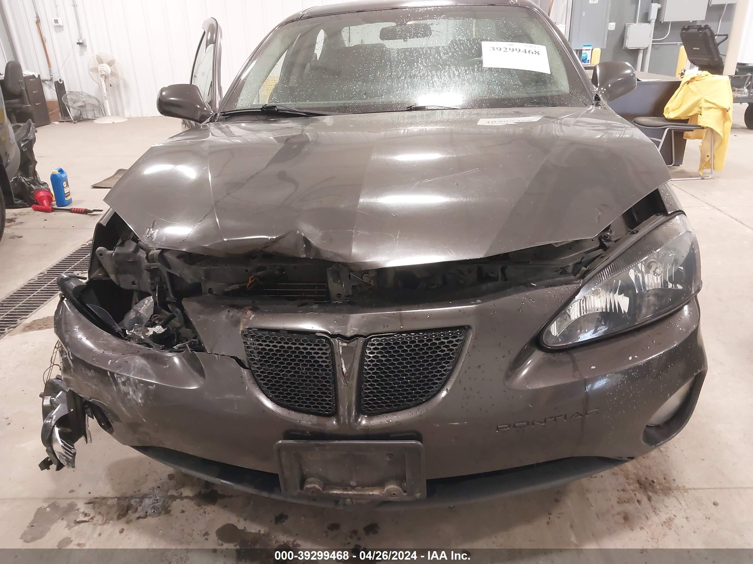 Photo 11 VIN: 2G2WP552481137573 - PONTIAC GRAND PRIX 