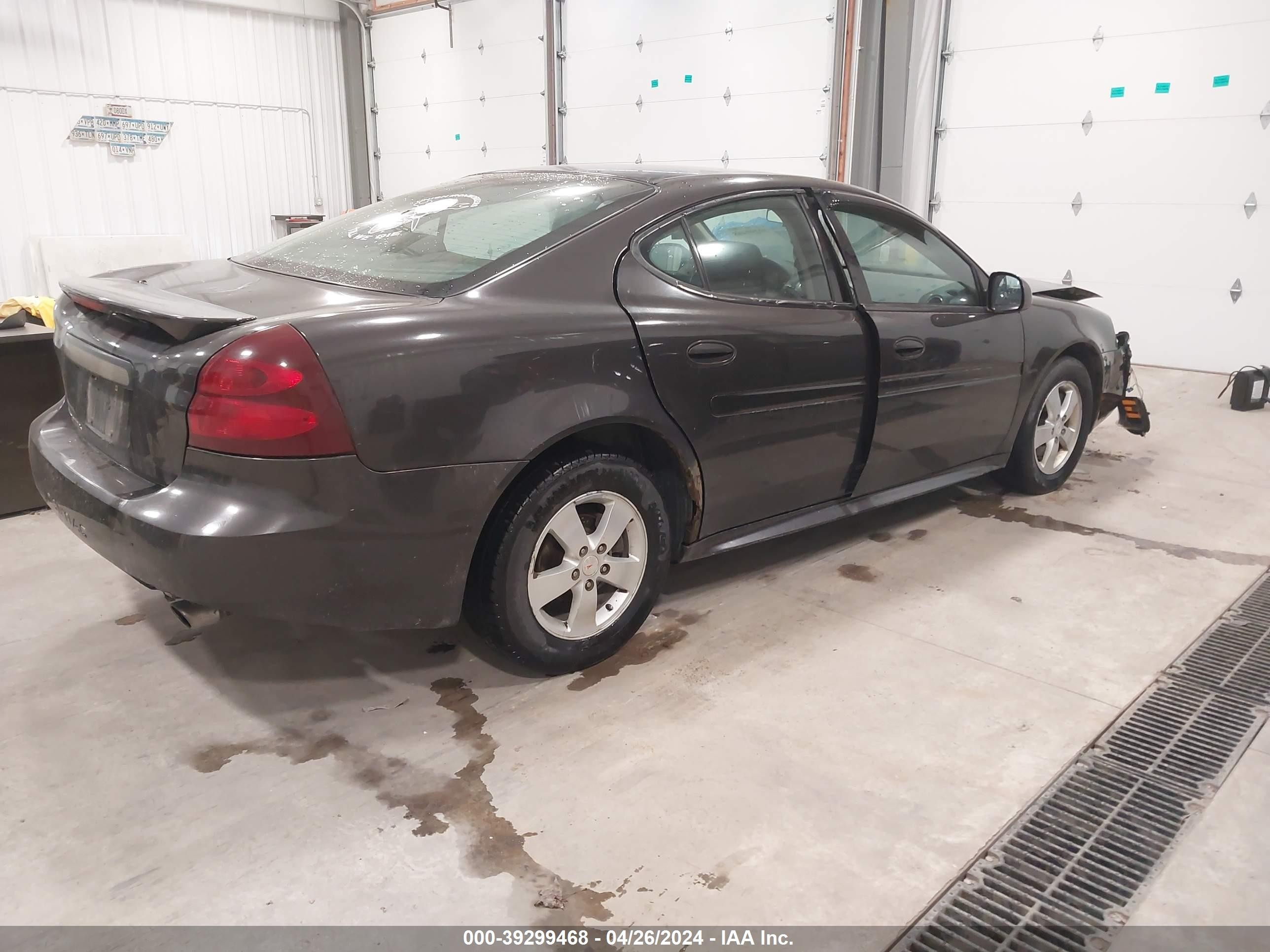 Photo 3 VIN: 2G2WP552481137573 - PONTIAC GRAND PRIX 