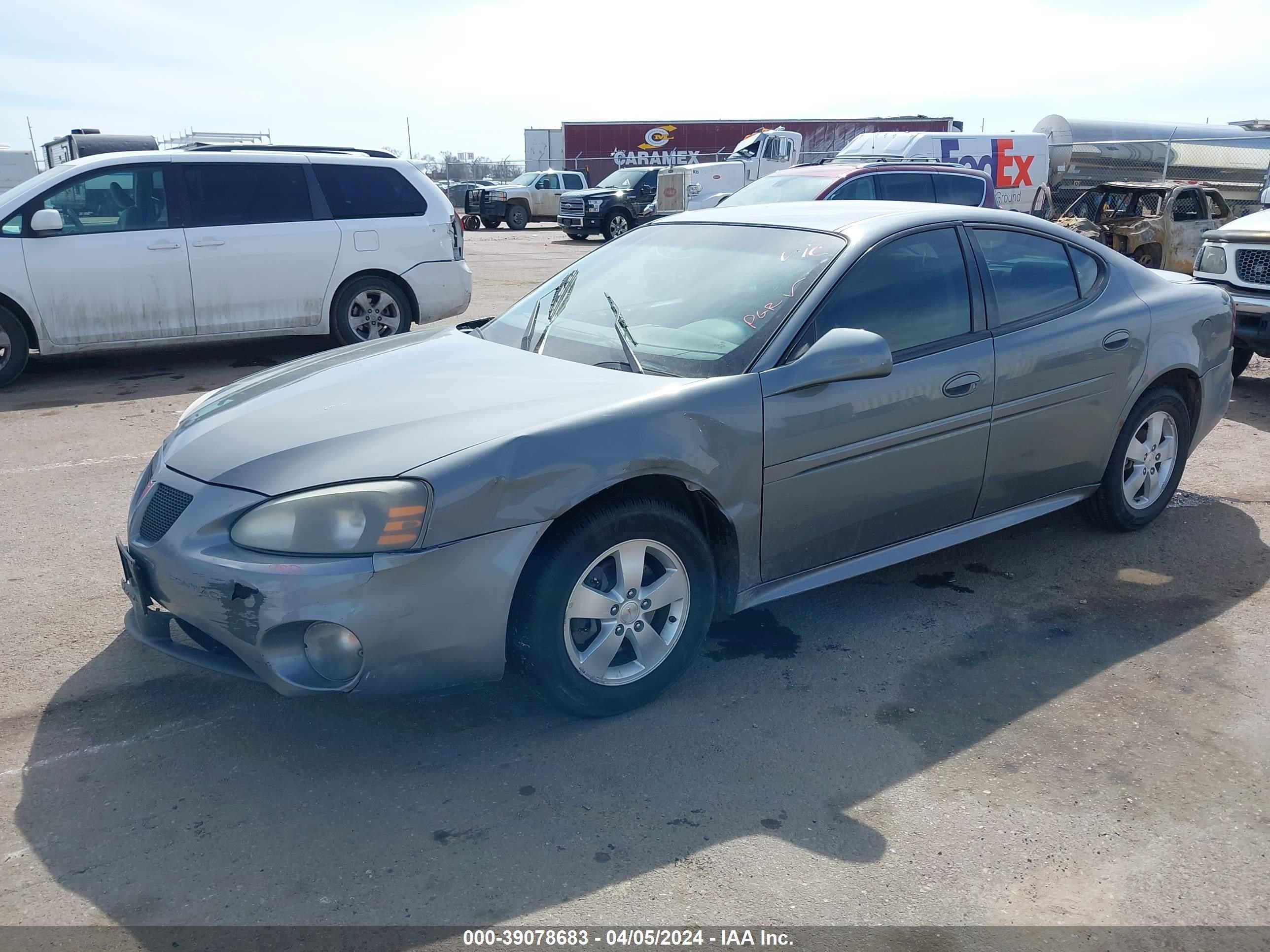 Photo 1 VIN: 2G2WP552481142529 - PONTIAC GRAND PRIX 