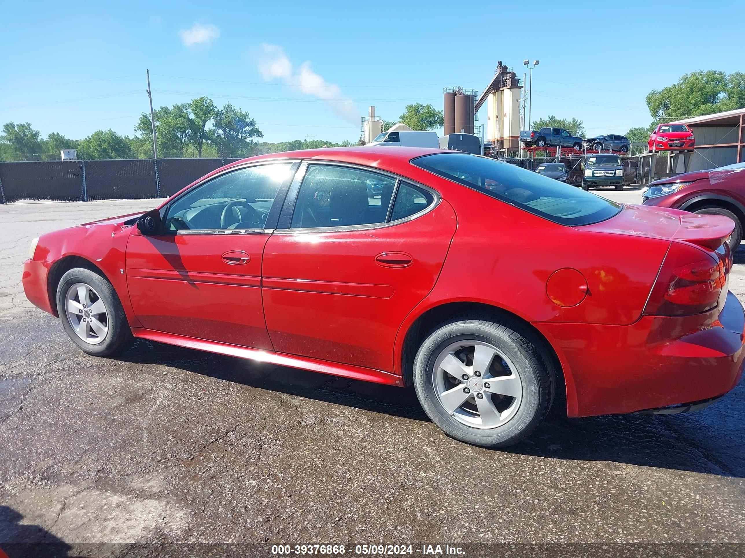 Photo 13 VIN: 2G2WP552481146144 - PONTIAC GRAND PRIX 