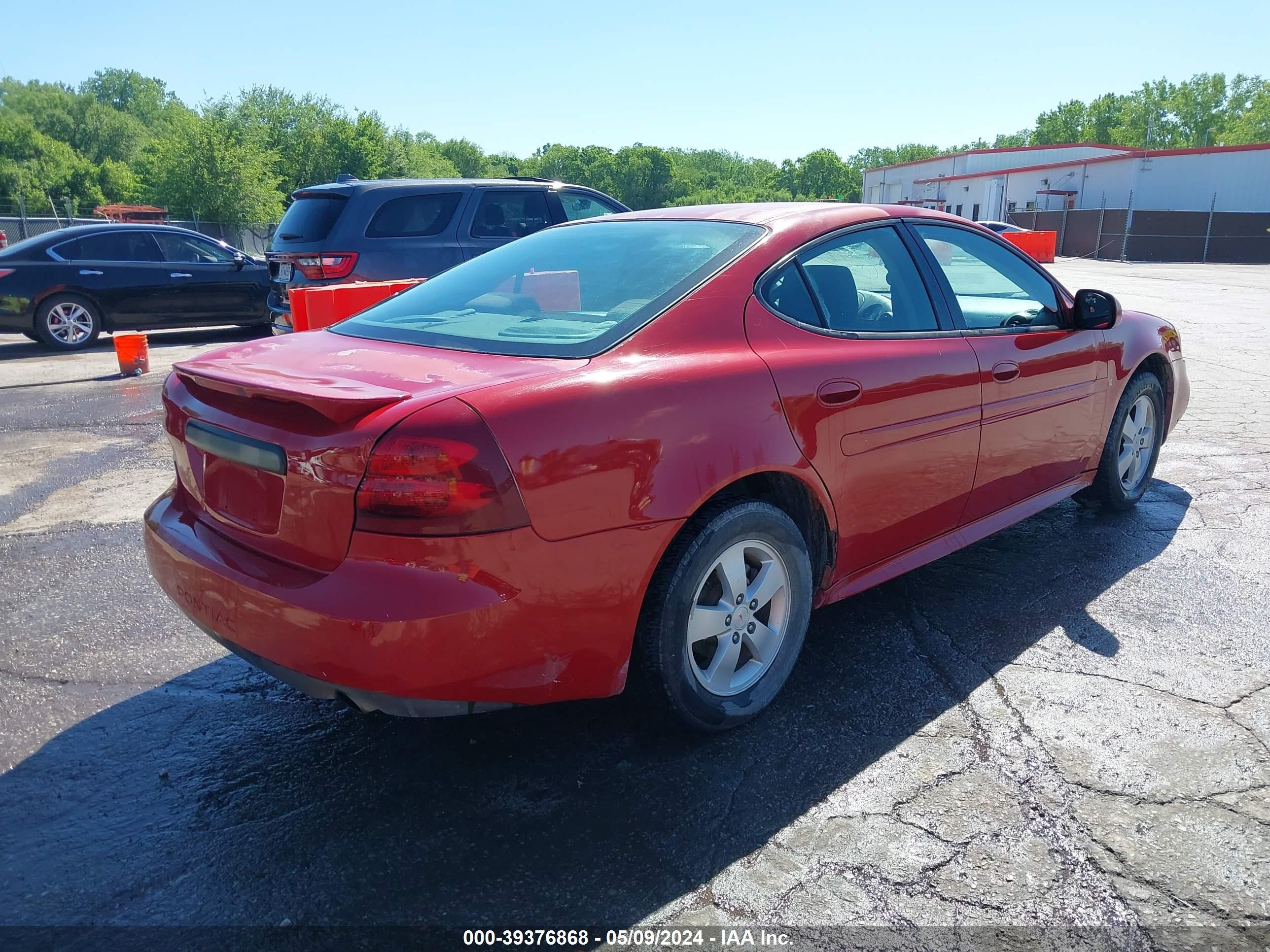 Photo 3 VIN: 2G2WP552481146144 - PONTIAC GRAND PRIX 