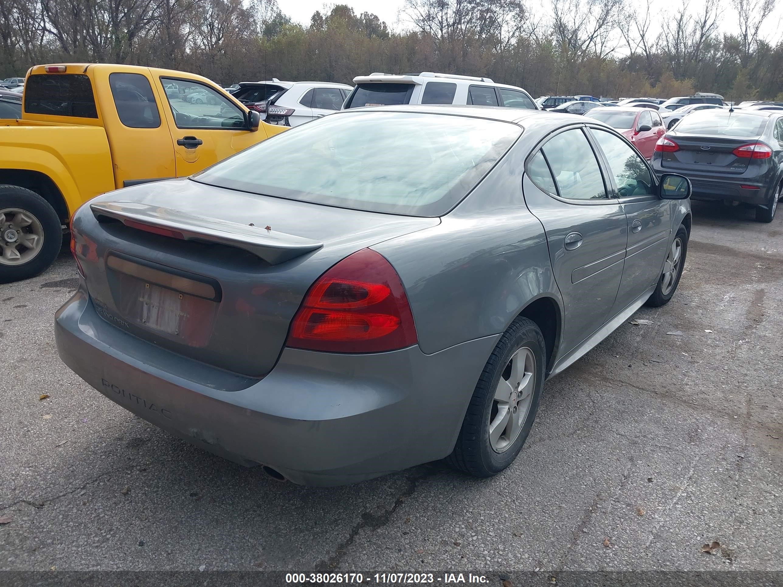 Photo 3 VIN: 2G2WP552481175319 - PONTIAC GRAND PRIX 