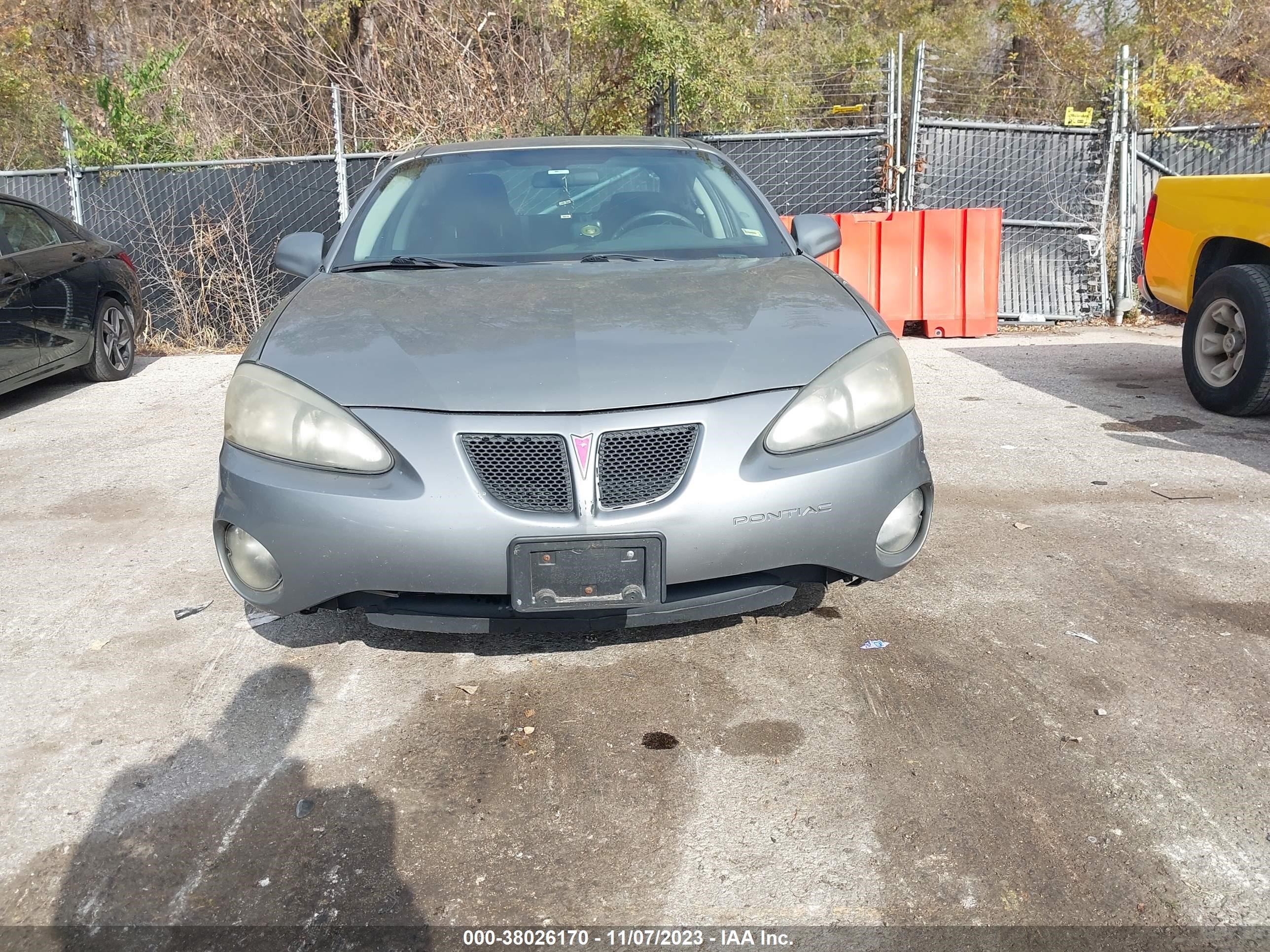 Photo 5 VIN: 2G2WP552481175319 - PONTIAC GRAND PRIX 