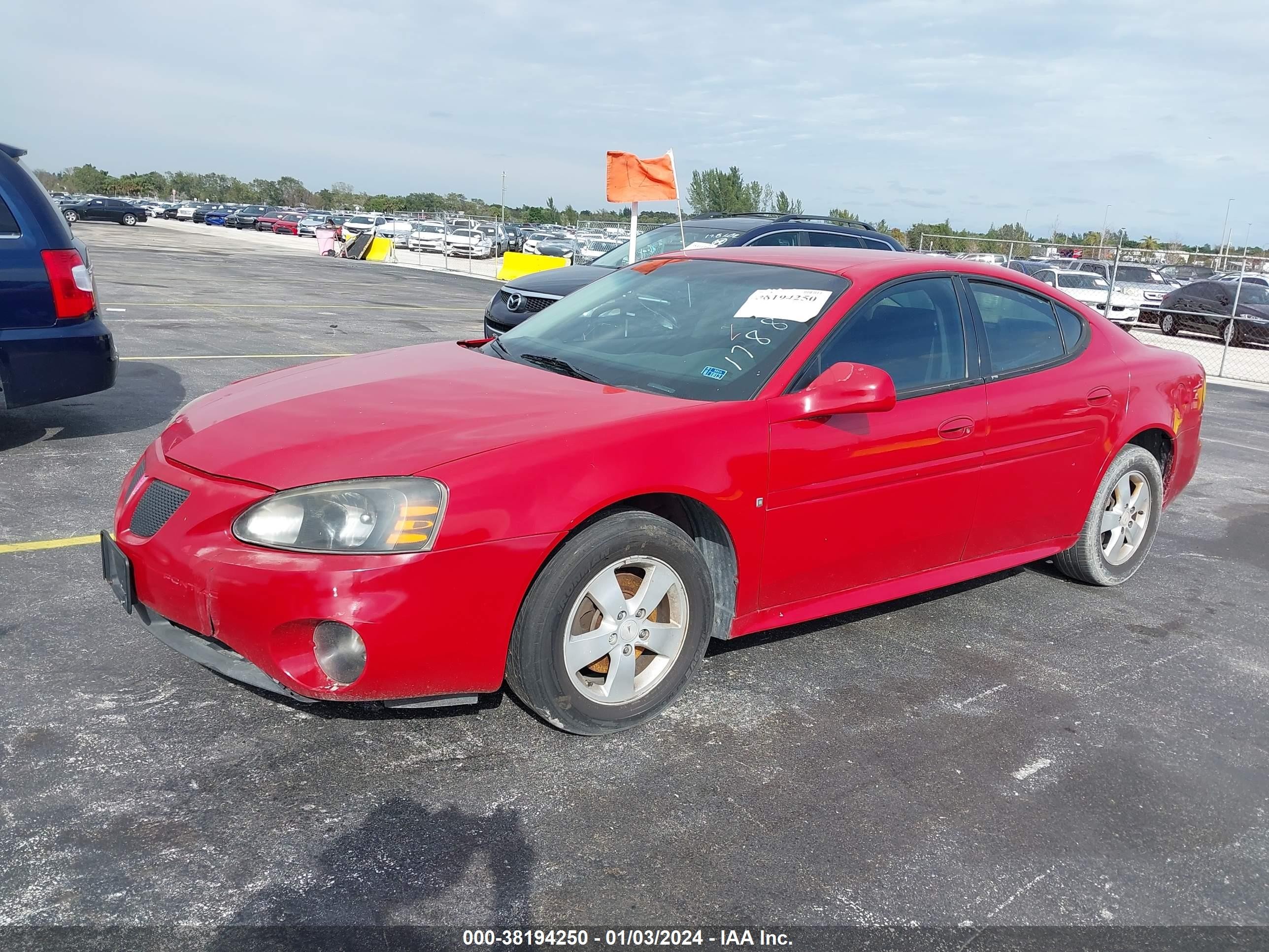 Photo 1 VIN: 2G2WP552481178897 - PONTIAC GRAND PRIX 