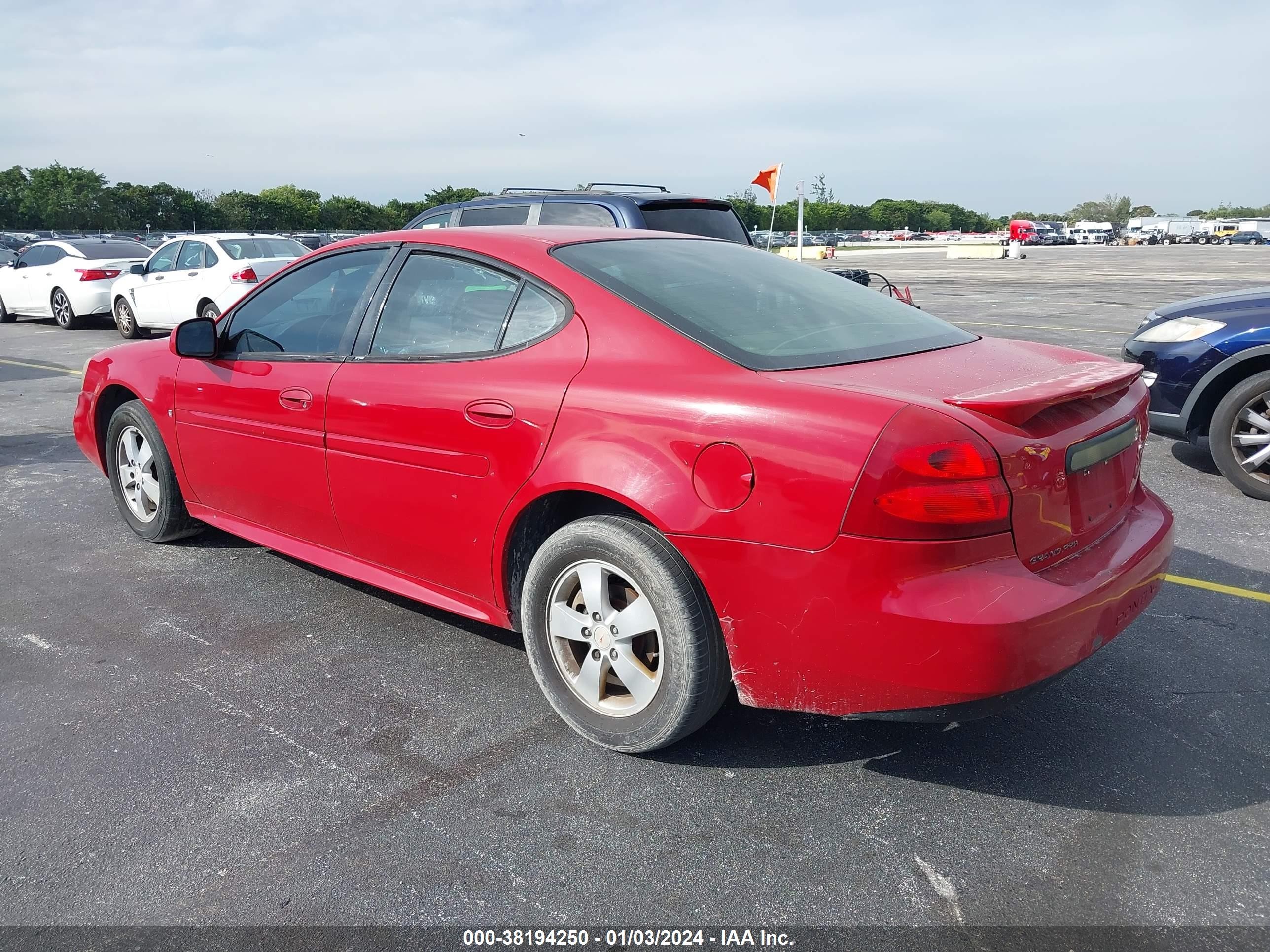 Photo 2 VIN: 2G2WP552481178897 - PONTIAC GRAND PRIX 