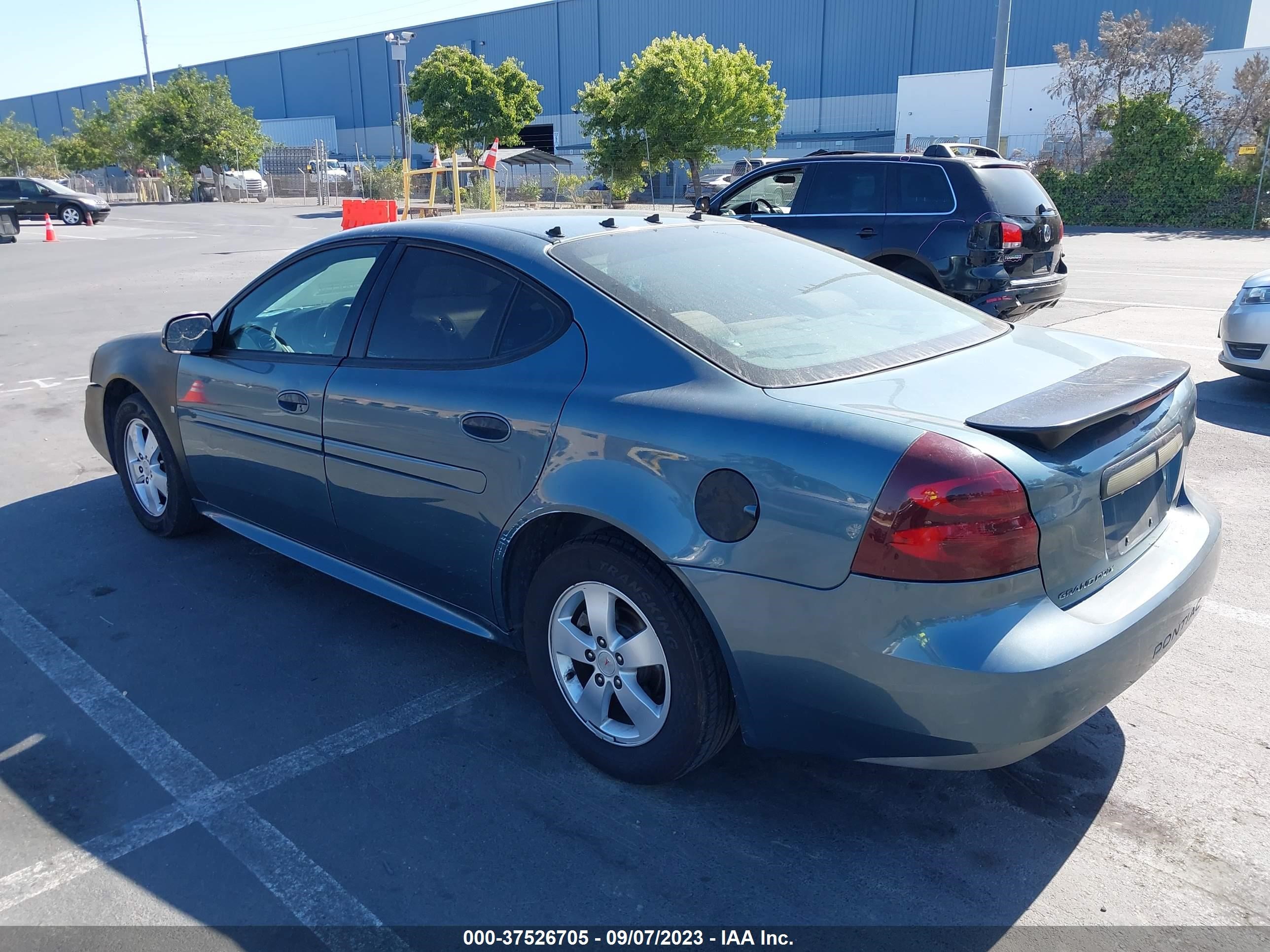 Photo 2 VIN: 2G2WP552561299693 - PONTIAC GRAND PRIX 