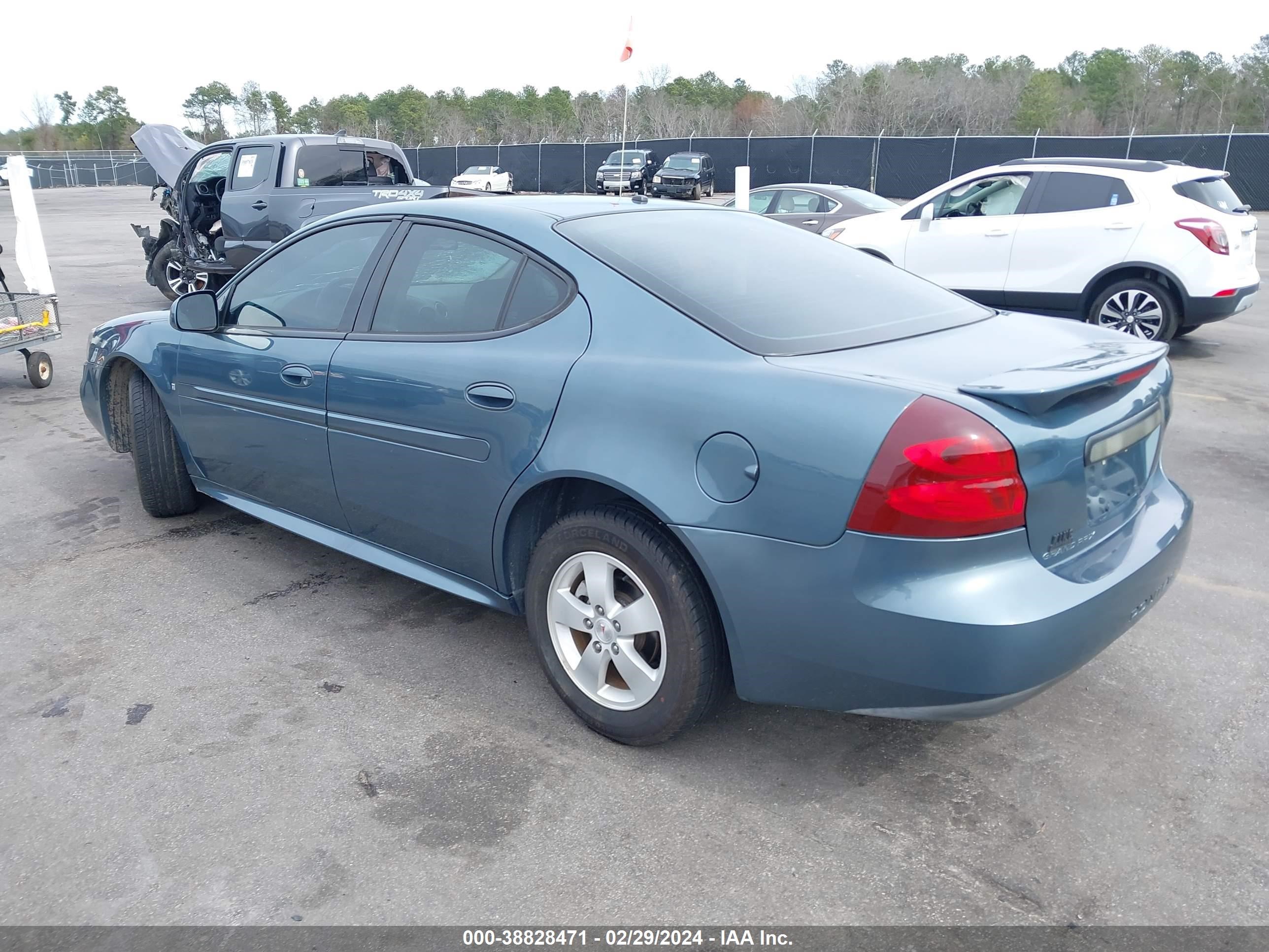 Photo 2 VIN: 2G2WP552561314791 - PONTIAC GRAND PRIX 