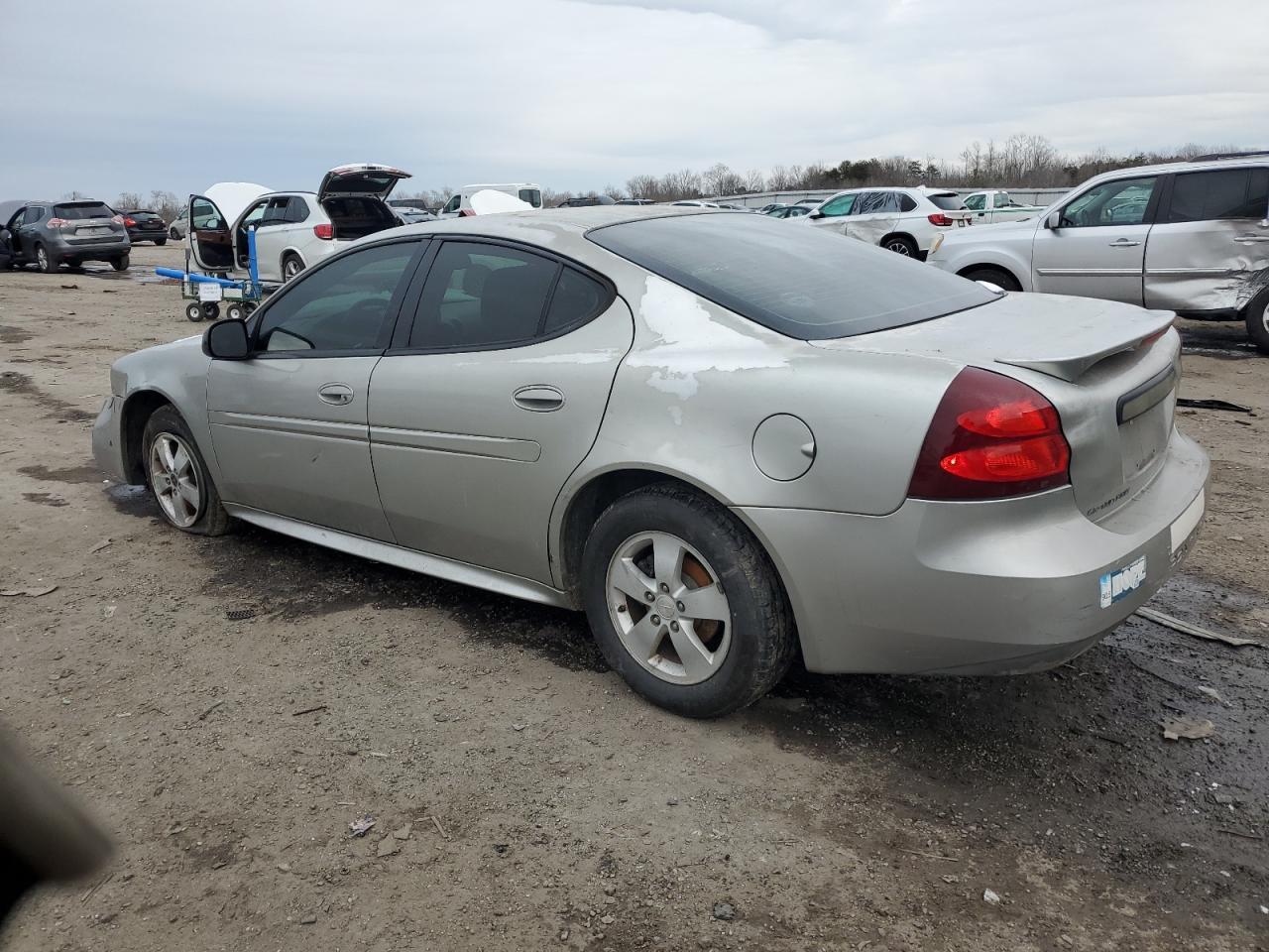 Photo 1 VIN: 2G2WP552571110963 - PONTIAC GRAND PRIX 