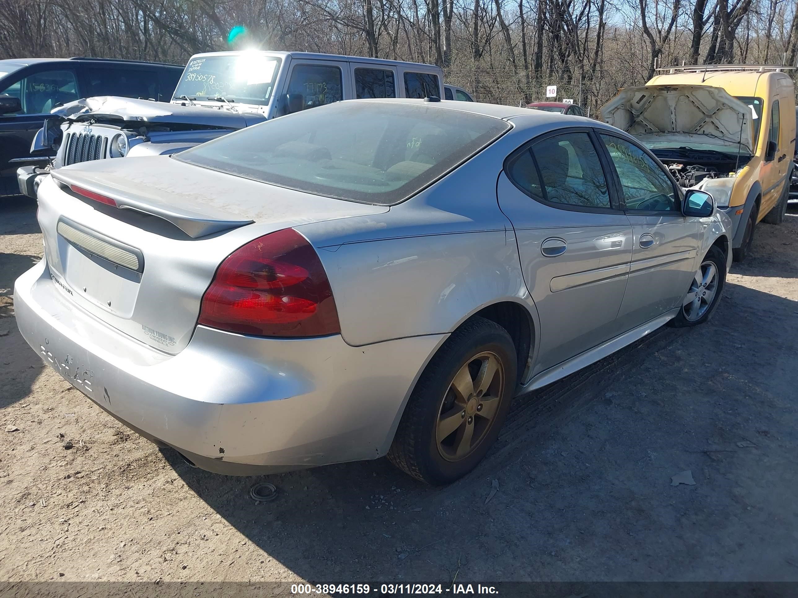 Photo 3 VIN: 2G2WP552581104260 - PONTIAC GRAND PRIX 