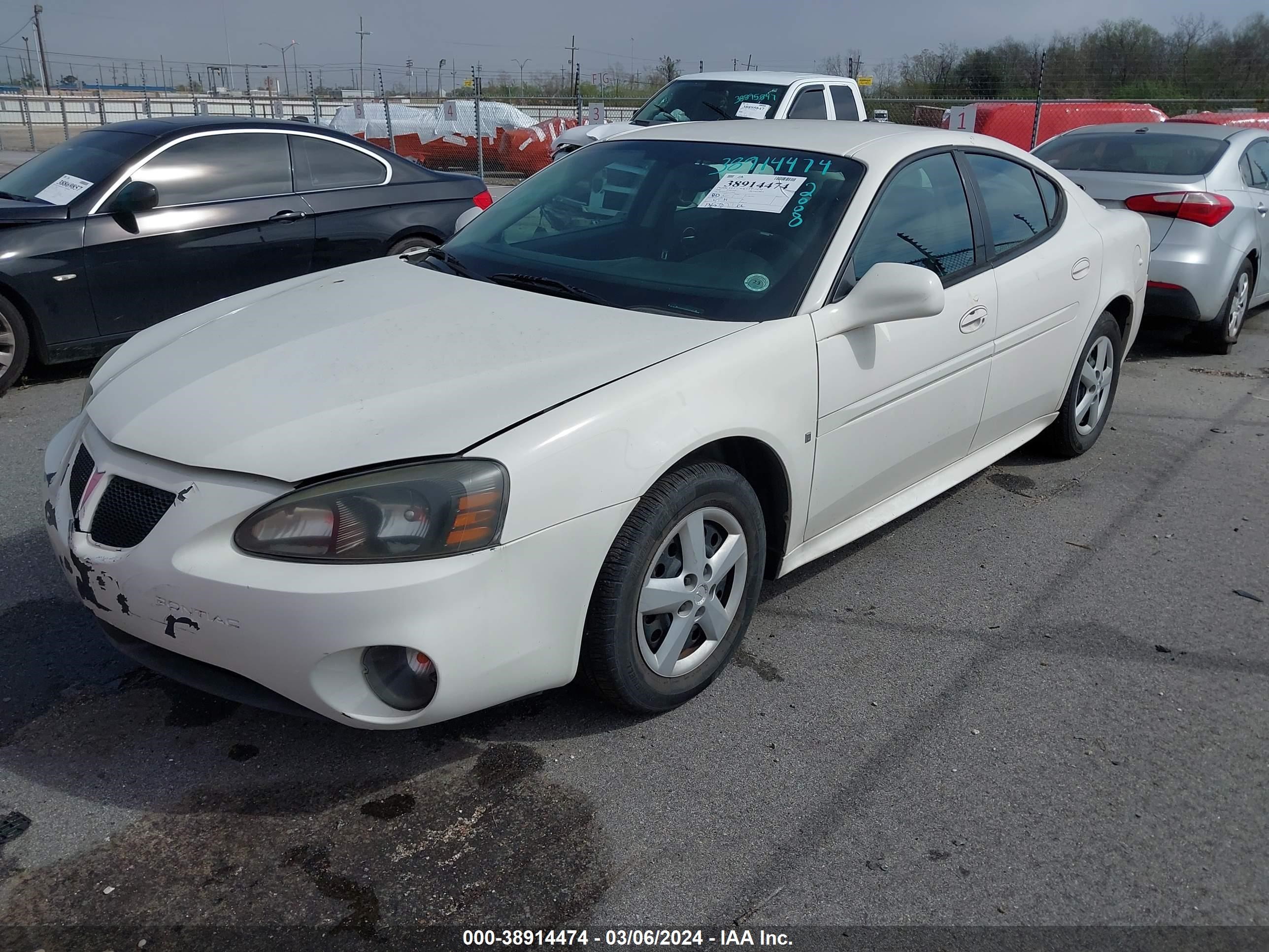 Photo 1 VIN: 2G2WP552581132589 - PONTIAC GRAND PRIX 