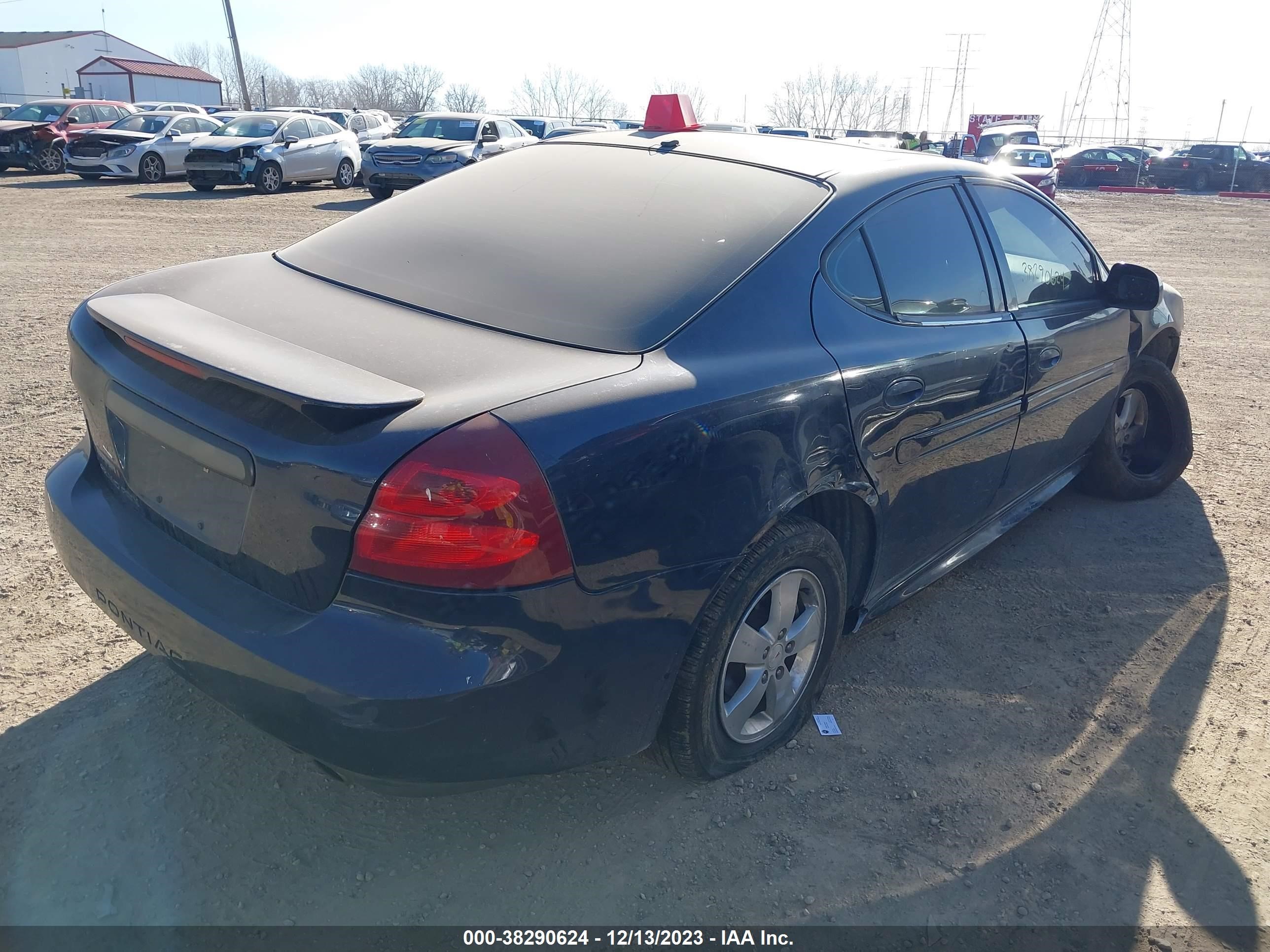 Photo 3 VIN: 2G2WP552581147562 - PONTIAC GRAND PRIX 