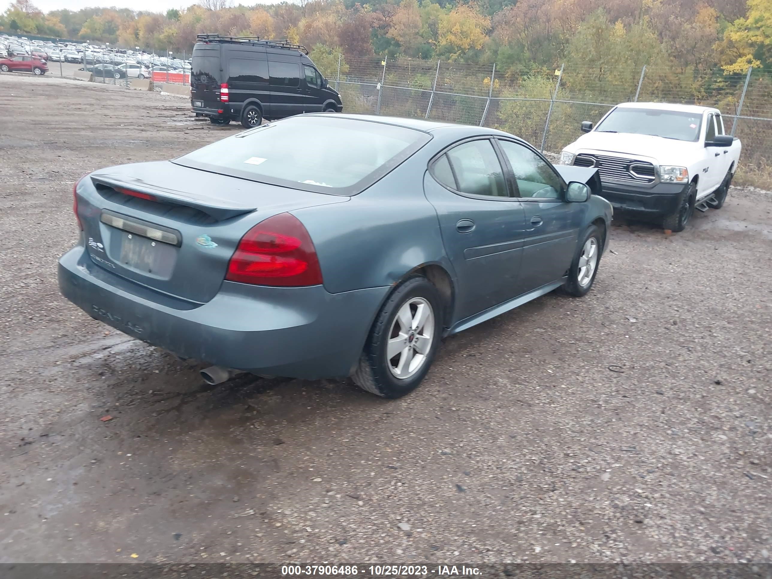 Photo 3 VIN: 2G2WP552661262331 - PONTIAC GRAND PRIX 