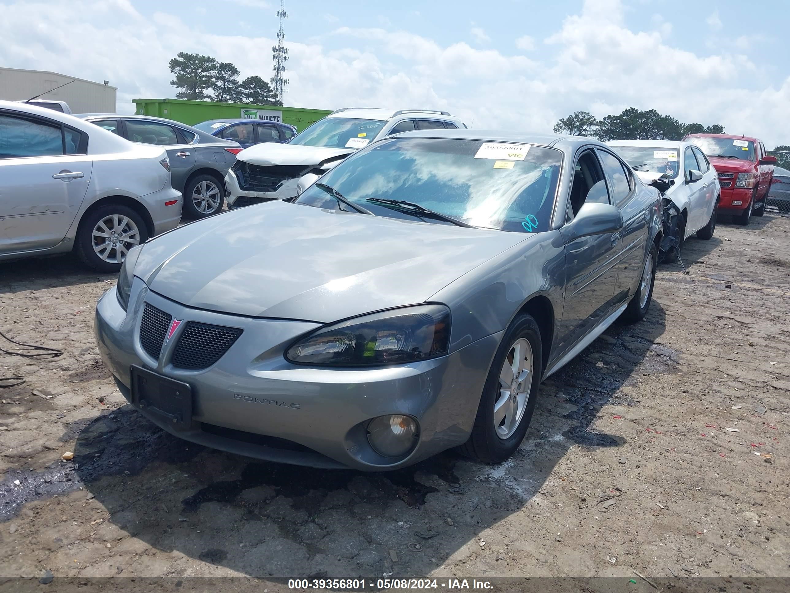 Photo 1 VIN: 2G2WP552671184005 - PONTIAC GRAND PRIX 