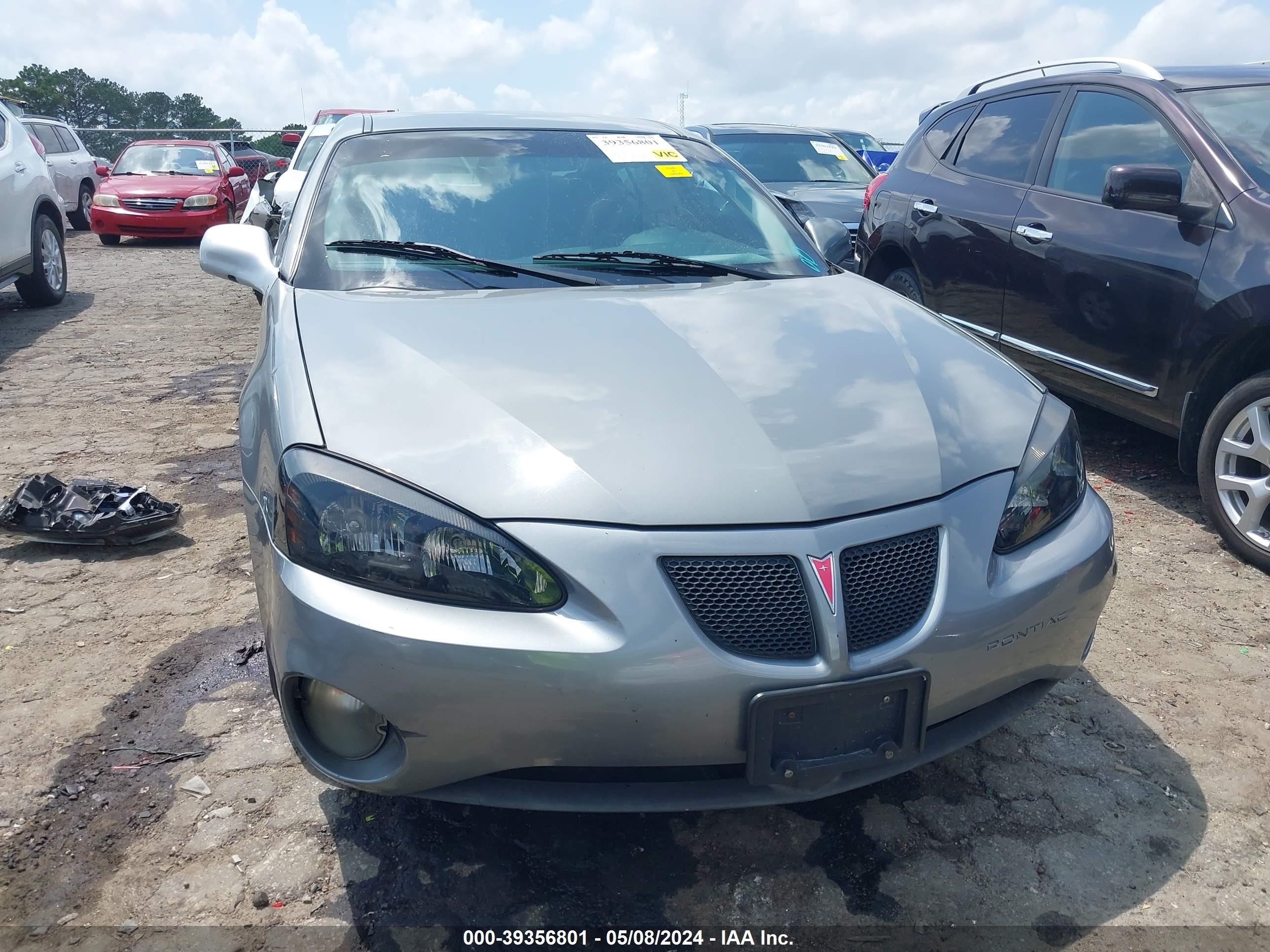 Photo 11 VIN: 2G2WP552671184005 - PONTIAC GRAND PRIX 