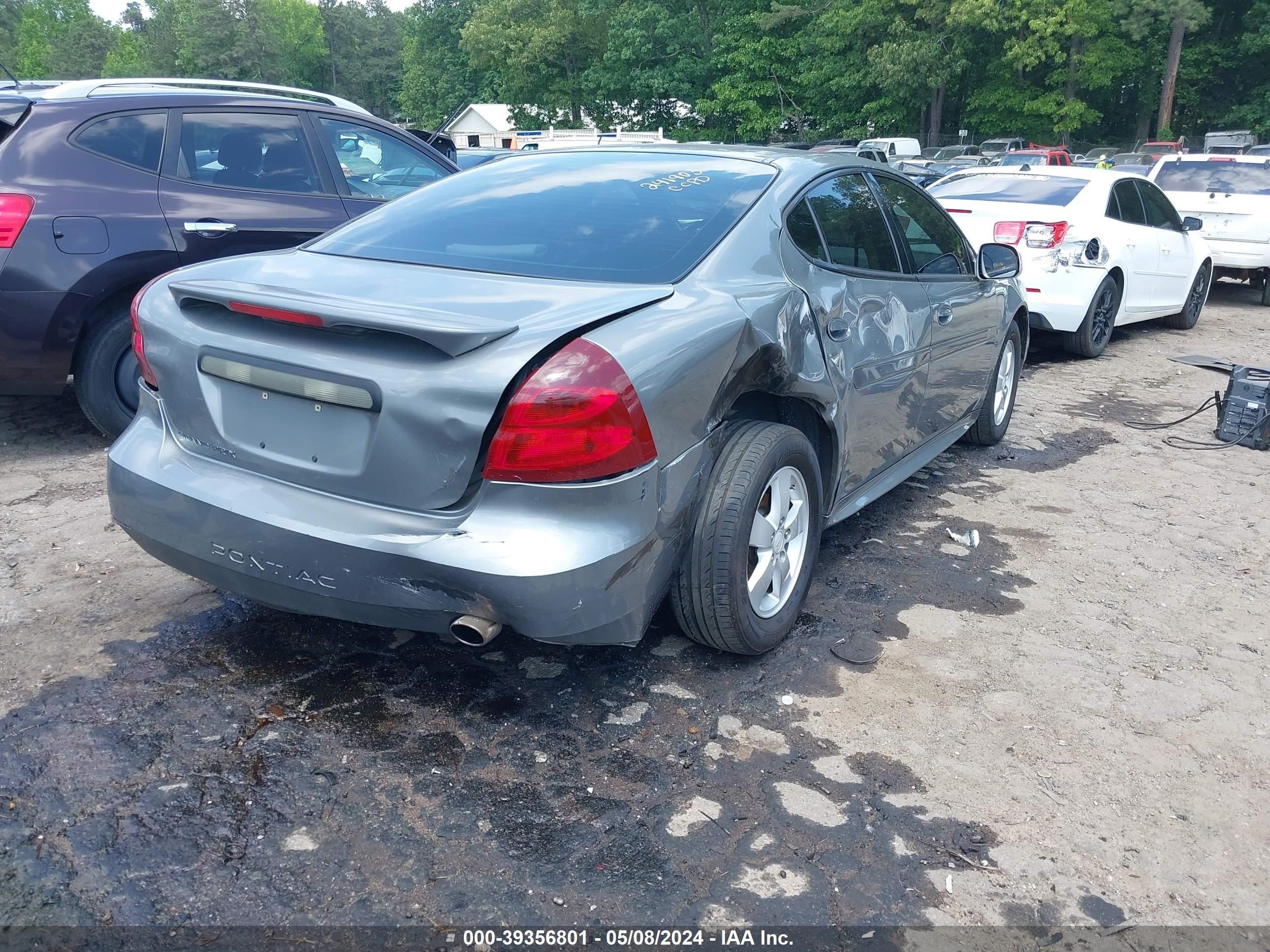 Photo 3 VIN: 2G2WP552671184005 - PONTIAC GRAND PRIX 