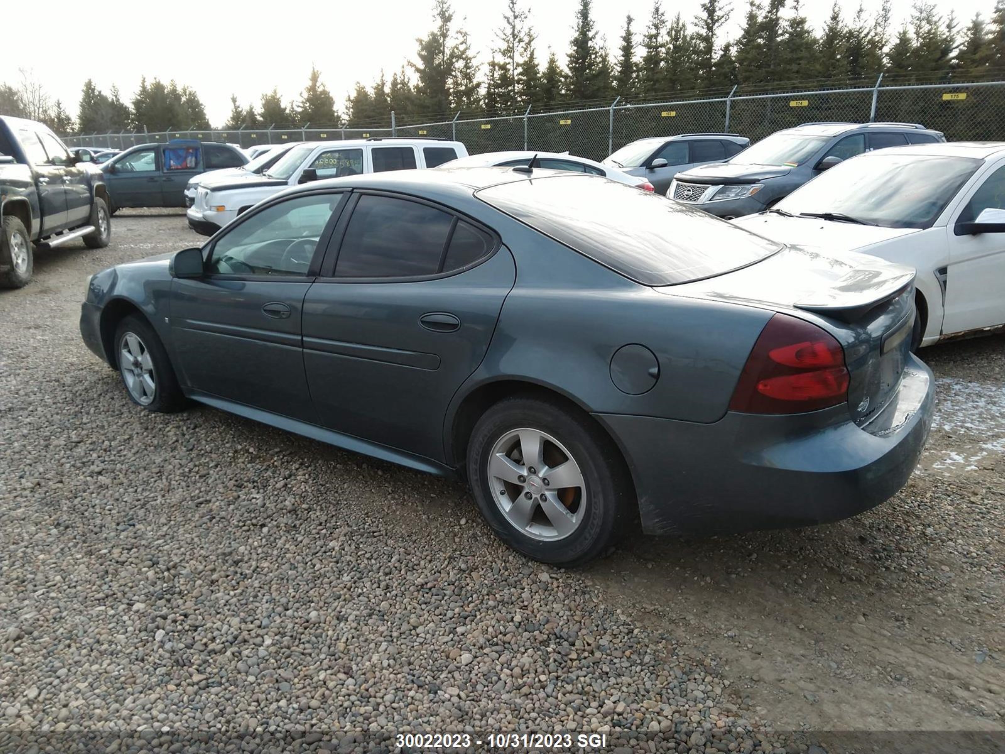 Photo 2 VIN: 2G2WP552671230075 - PONTIAC GRAND PRIX 