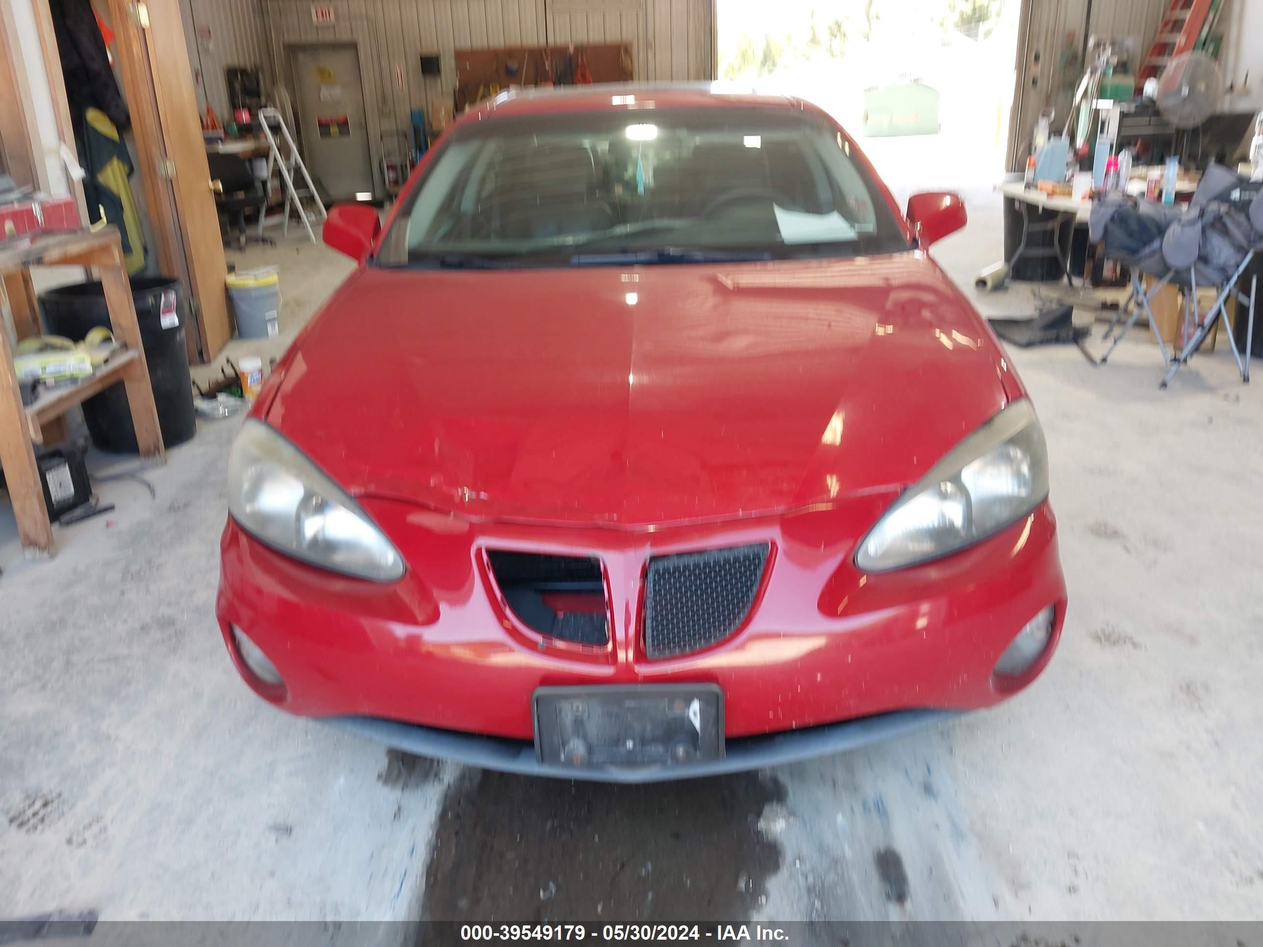 Photo 11 VIN: 2G2WP552681122363 - PONTIAC GRAND PRIX 