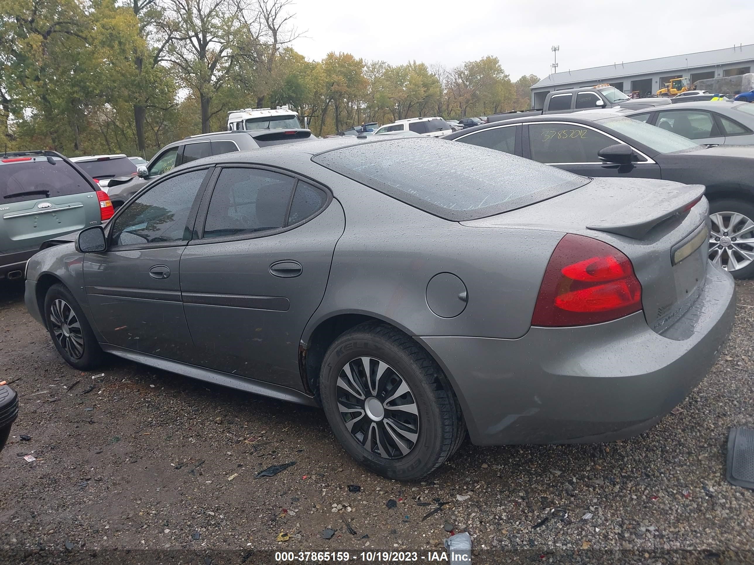 Photo 13 VIN: 2G2WP552771215083 - PONTIAC GRAND PRIX 