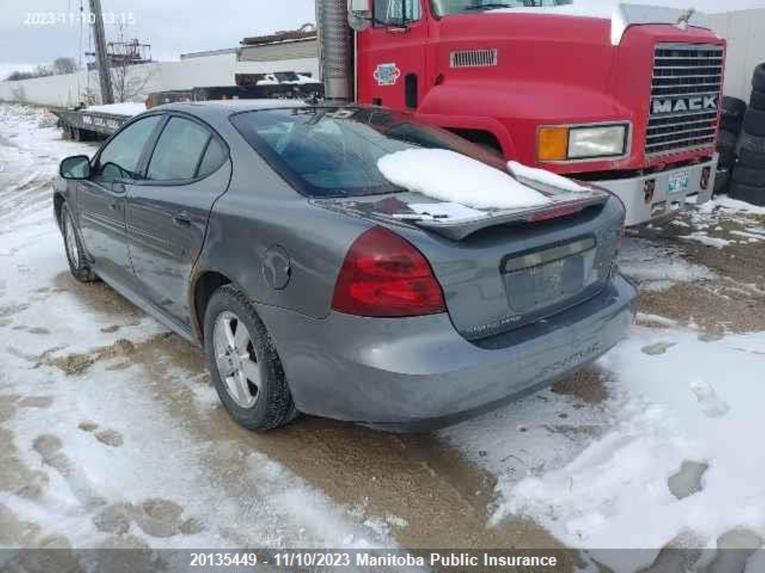 Photo 2 VIN: 2G2WP552781132318 - PONTIAC GRAND PRIX 