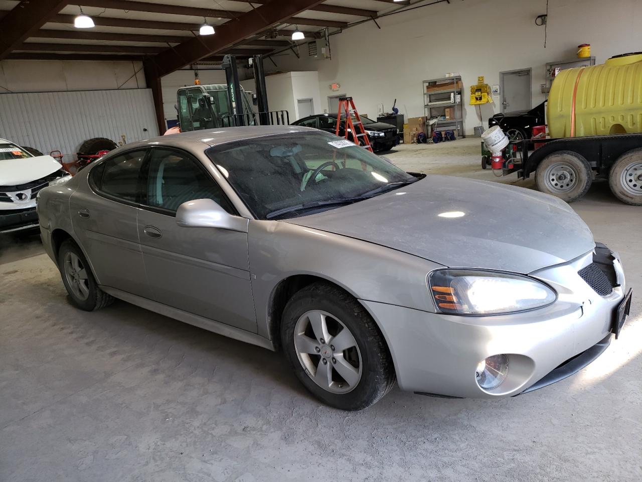 Photo 3 VIN: 2G2WP552781180188 - PONTIAC GRAND PRIX 