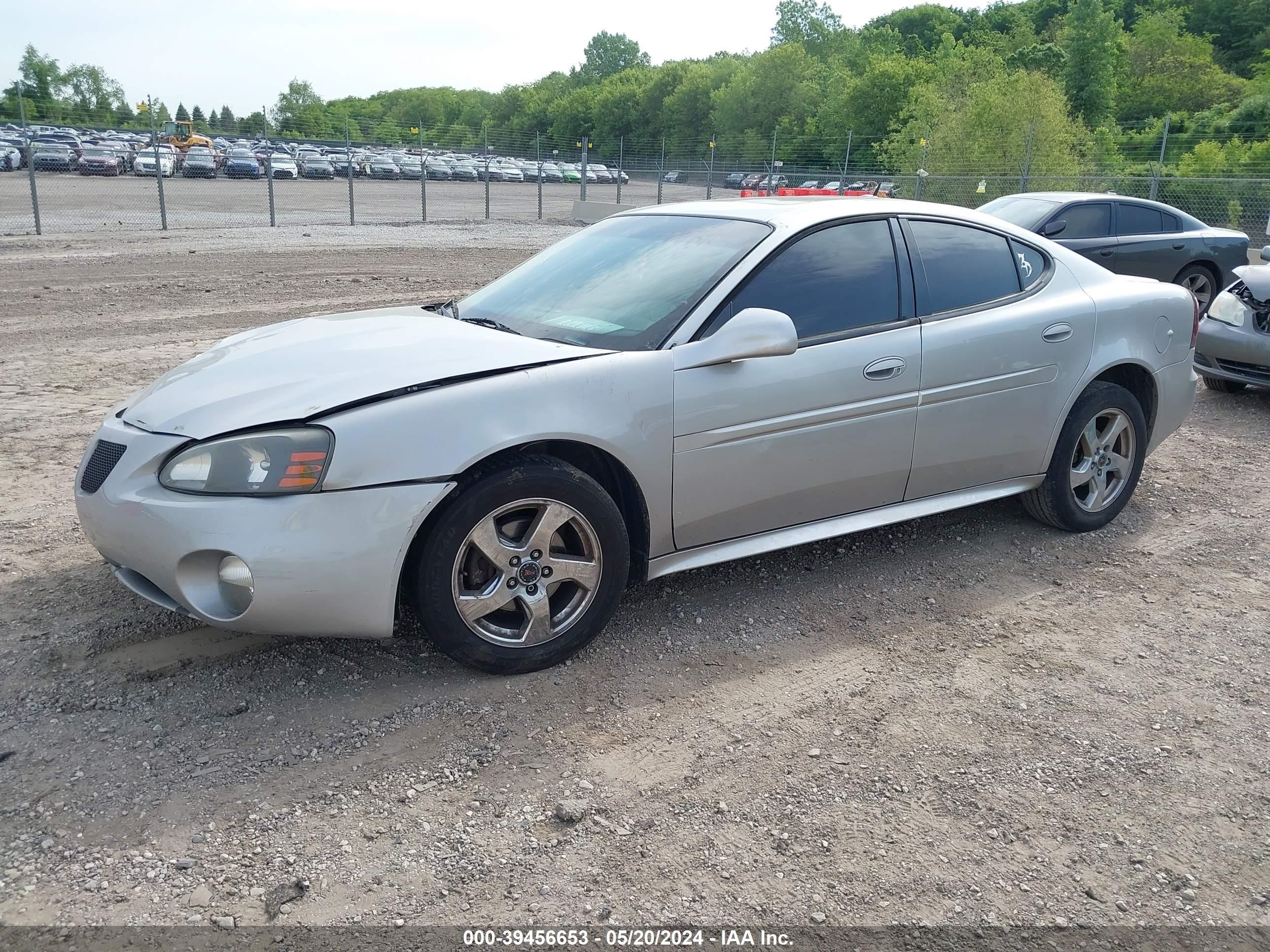 Photo 1 VIN: 2G2WP552781190686 - PONTIAC GRAND PRIX 