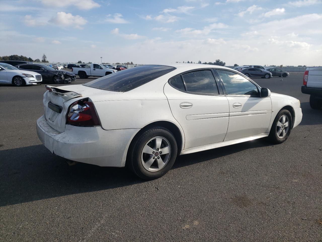 Photo 2 VIN: 2G2WP552861170914 - PONTIAC GRAND PRIX 