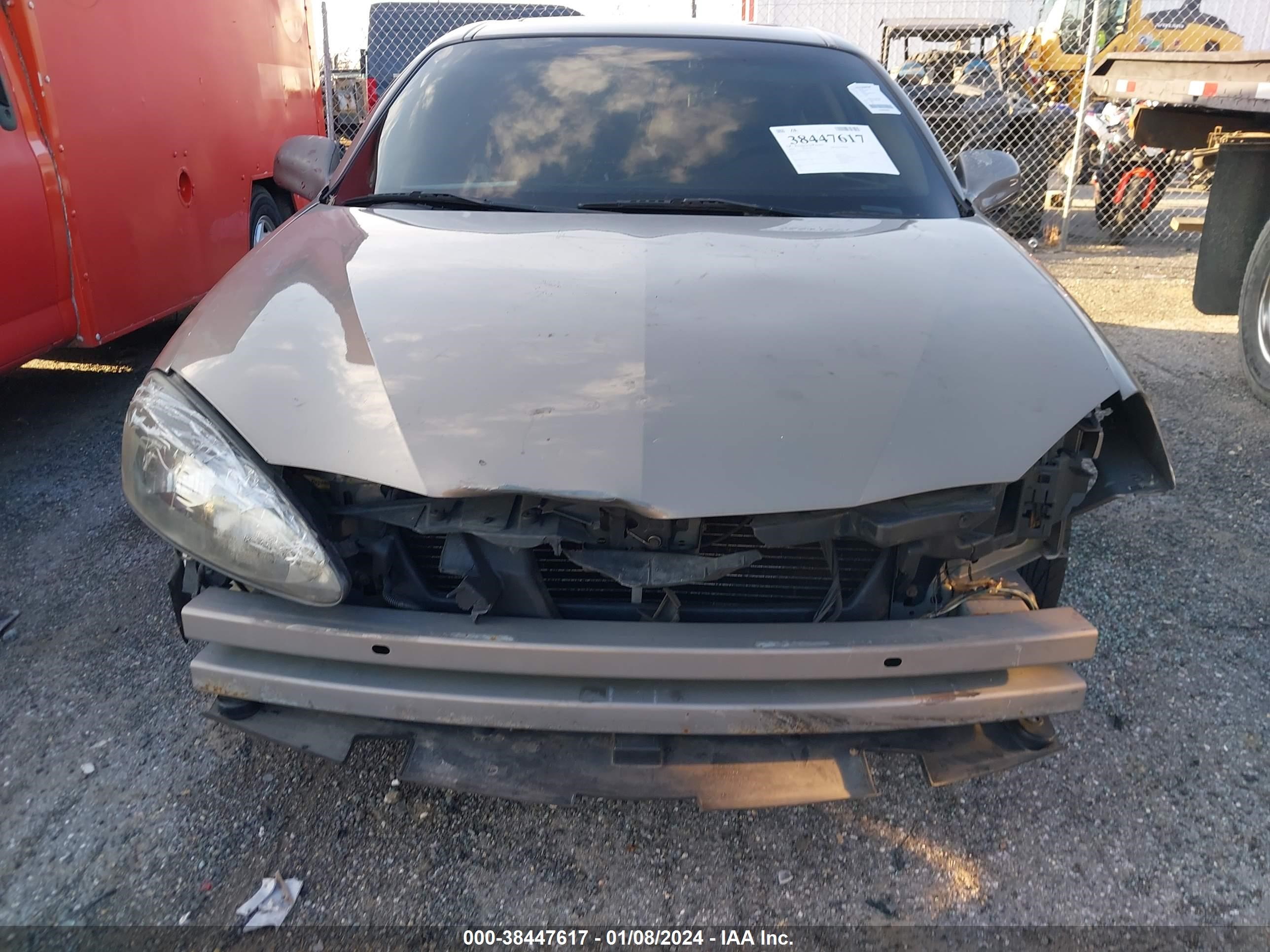 Photo 5 VIN: 2G2WP552861307432 - PONTIAC GRAND PRIX 