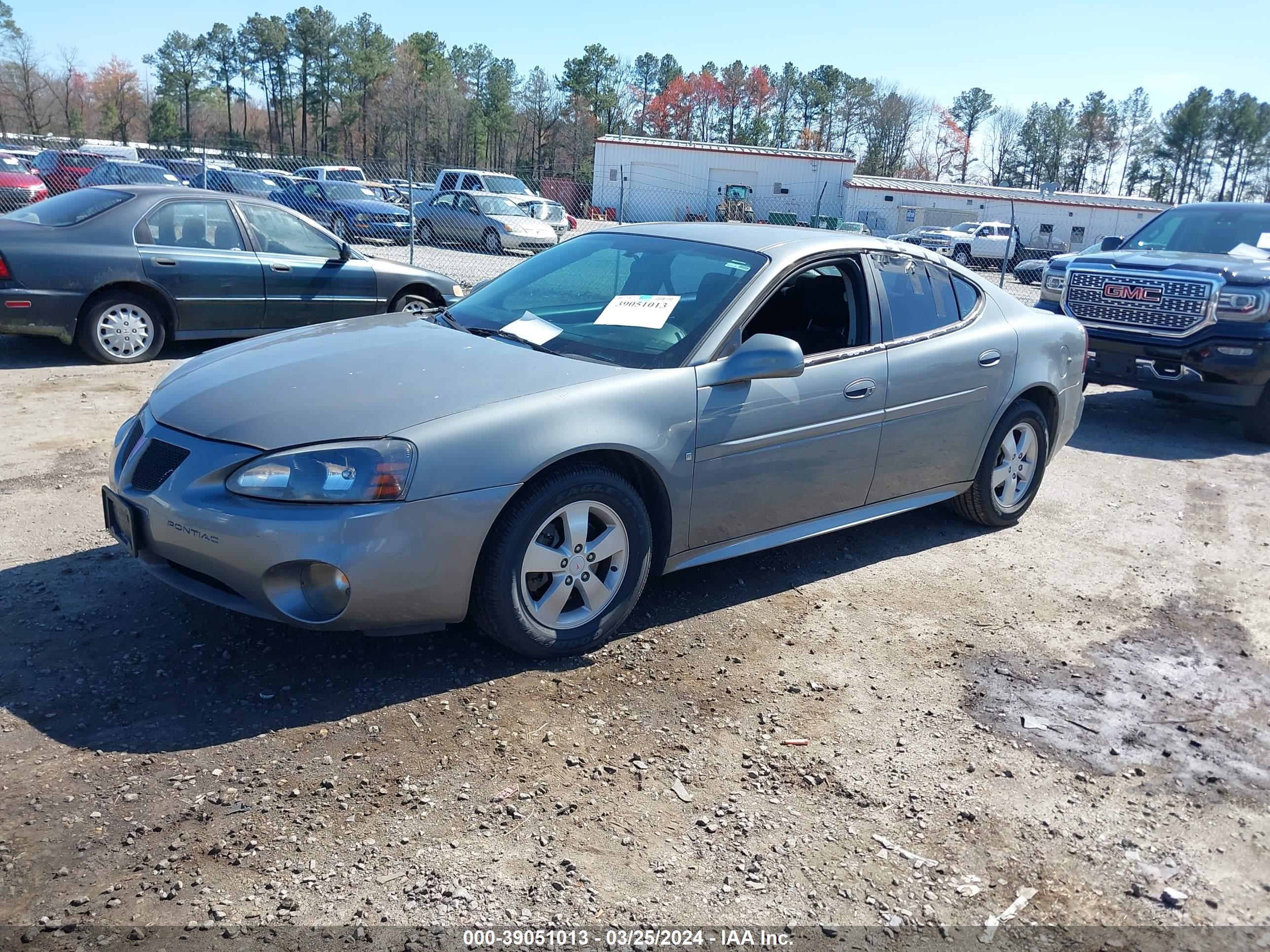 Photo 1 VIN: 2G2WP552871116367 - PONTIAC GRAND PRIX 