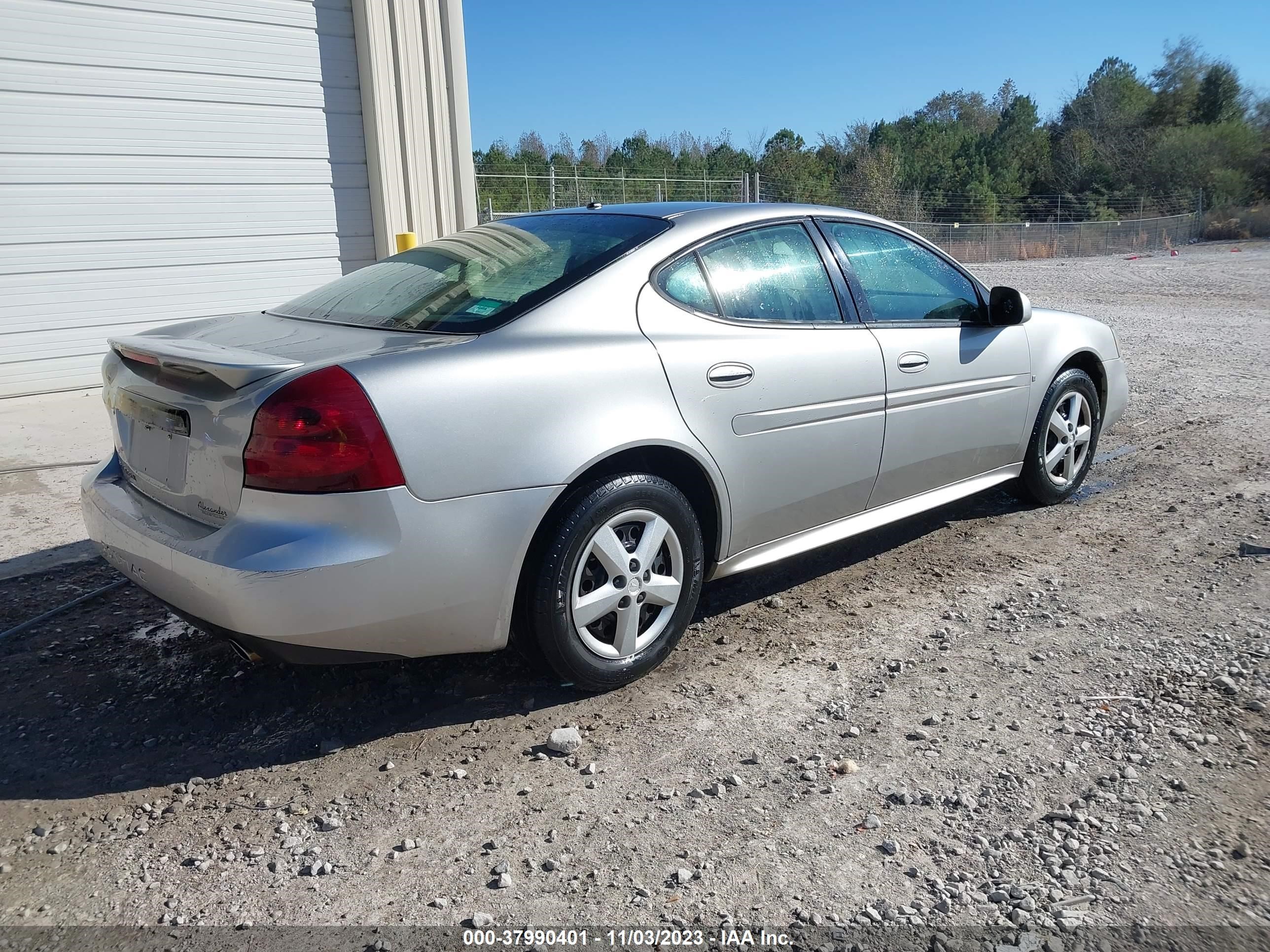 Photo 3 VIN: 2G2WP552871237335 - PONTIAC GRAND PRIX 