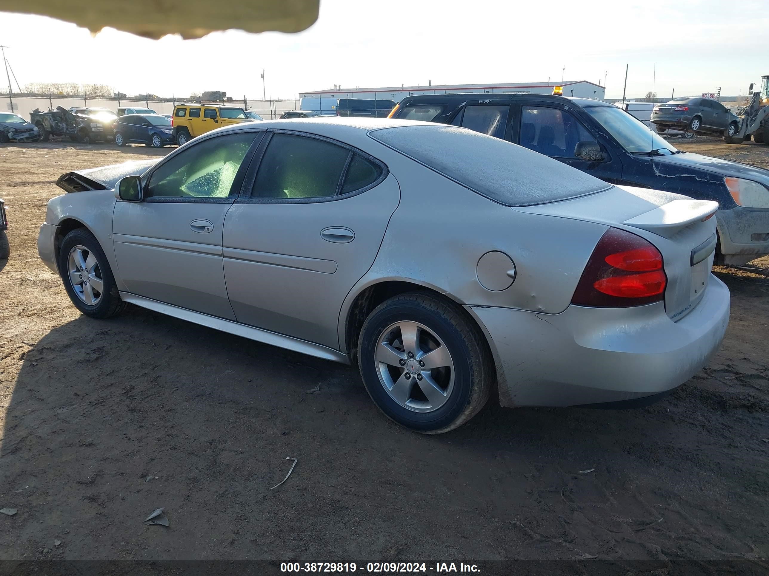 Photo 2 VIN: 2G2WP552971197928 - PONTIAC GRAND PRIX 