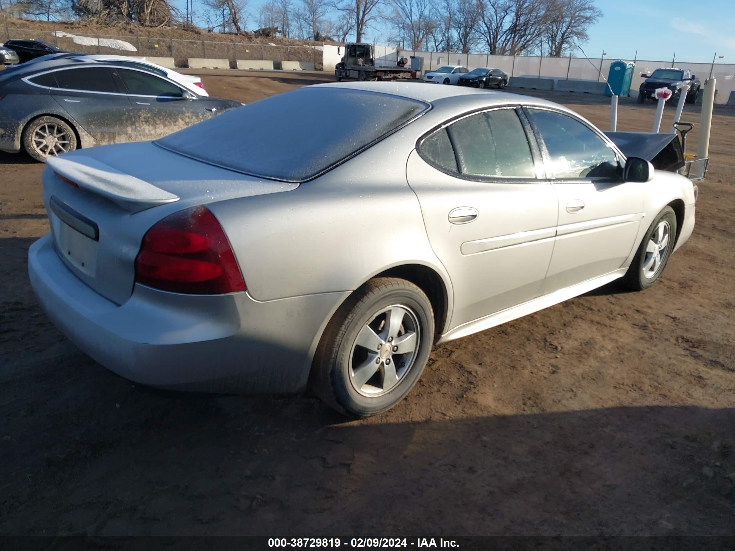 Photo 3 VIN: 2G2WP552971197928 - PONTIAC GRAND PRIX 