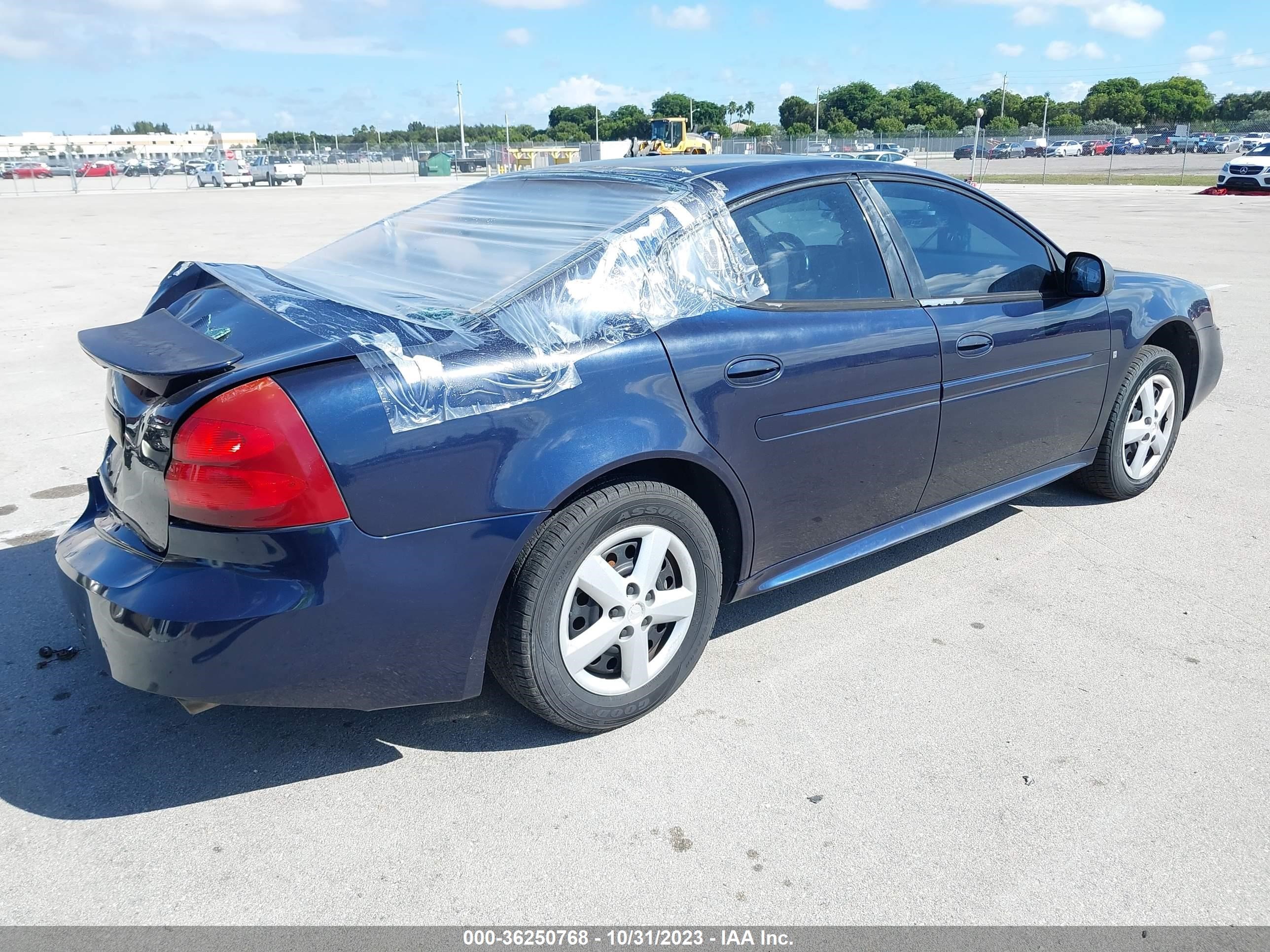 Photo 3 VIN: 2G2WP552X81148108 - PONTIAC GRAND PRIX 