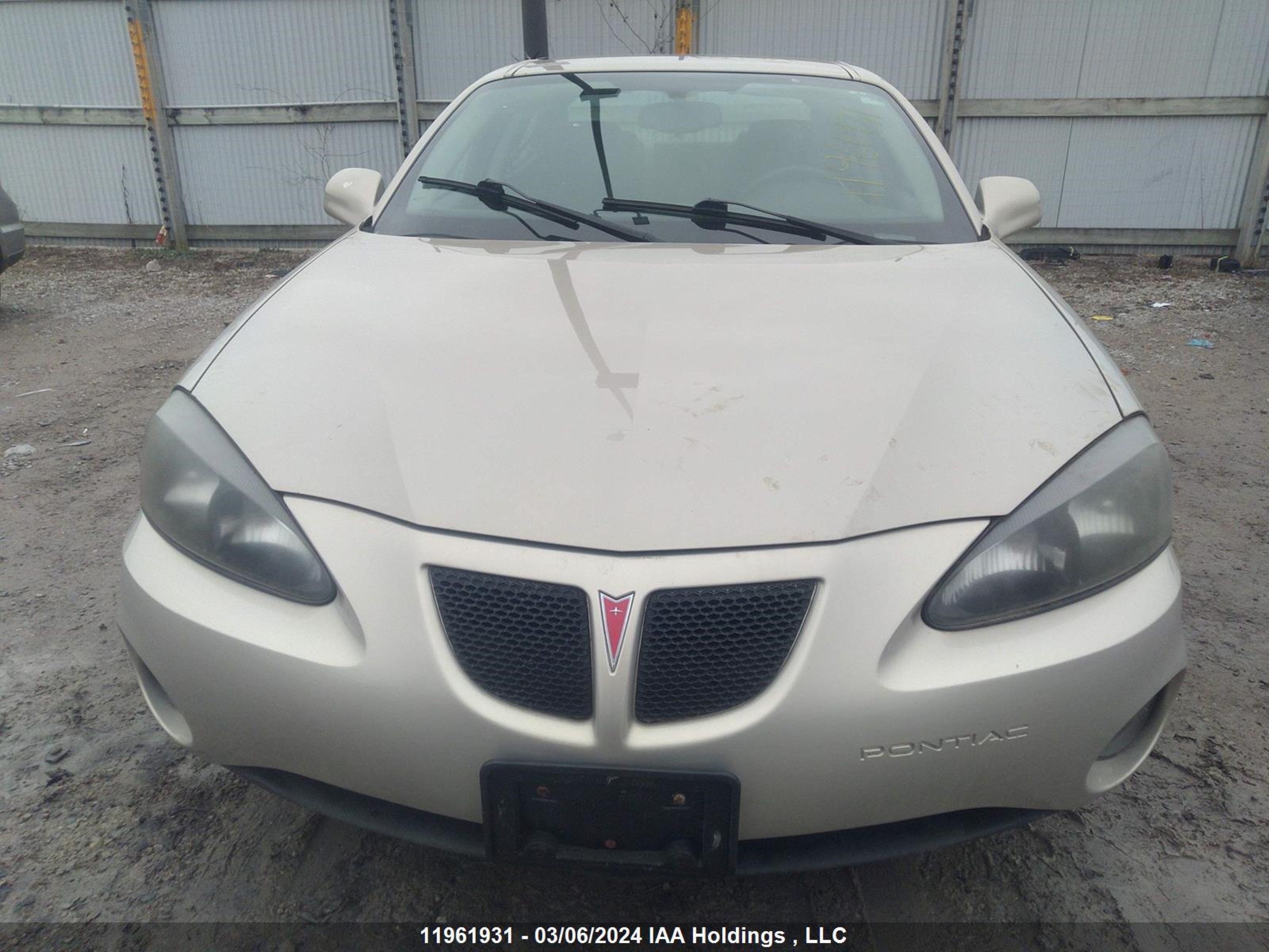 Photo 11 VIN: 2G2WP552X81161554 - PONTIAC GRAND PRIX 