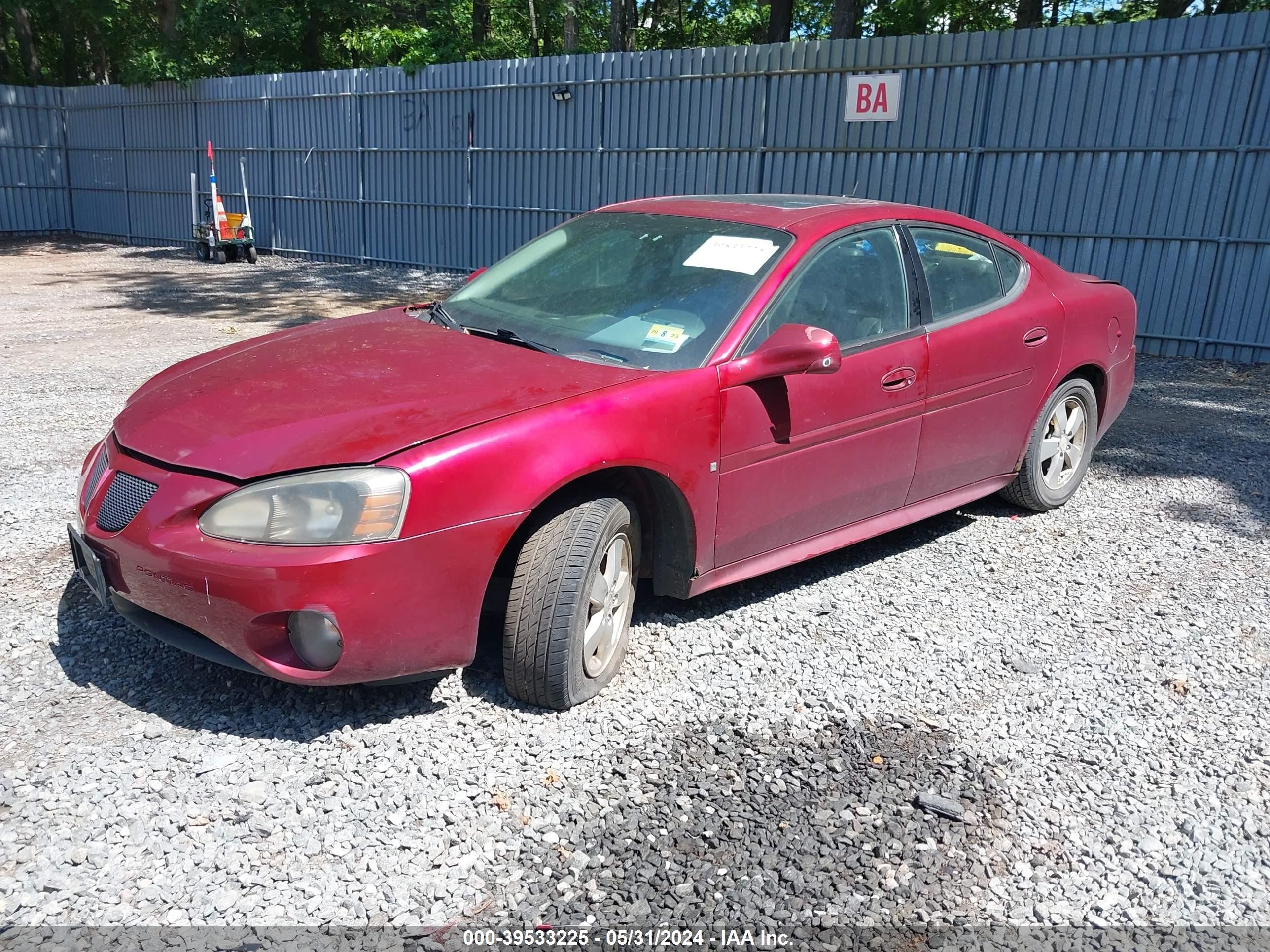 Photo 1 VIN: 2G2WP582281150348 - PONTIAC GRAND PRIX 