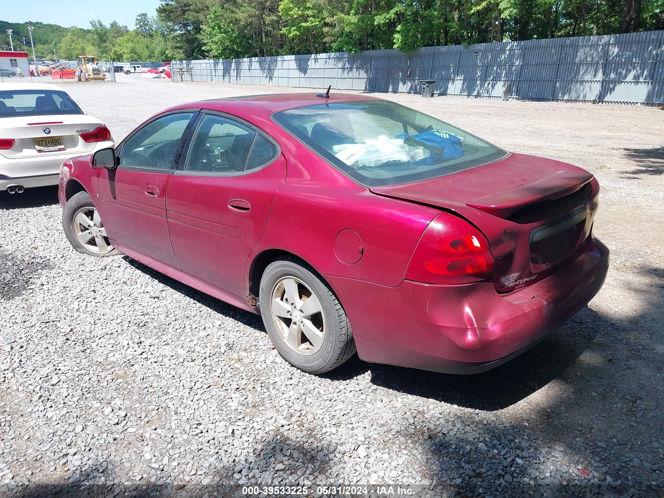 Photo 2 VIN: 2G2WP582281150348 - PONTIAC GRAND PRIX 