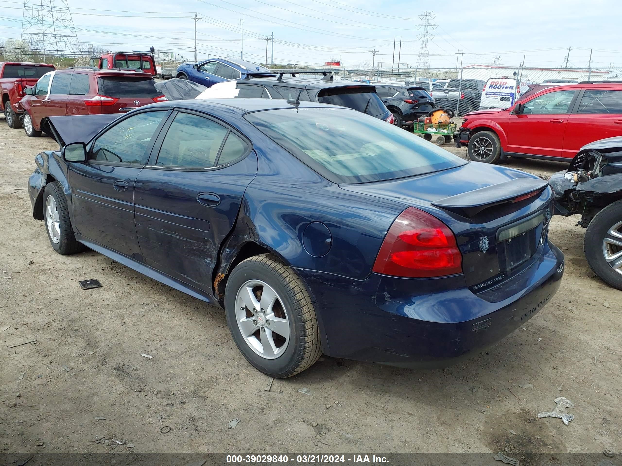 Photo 2 VIN: 2G2WP582371174883 - PONTIAC GRAND PRIX 