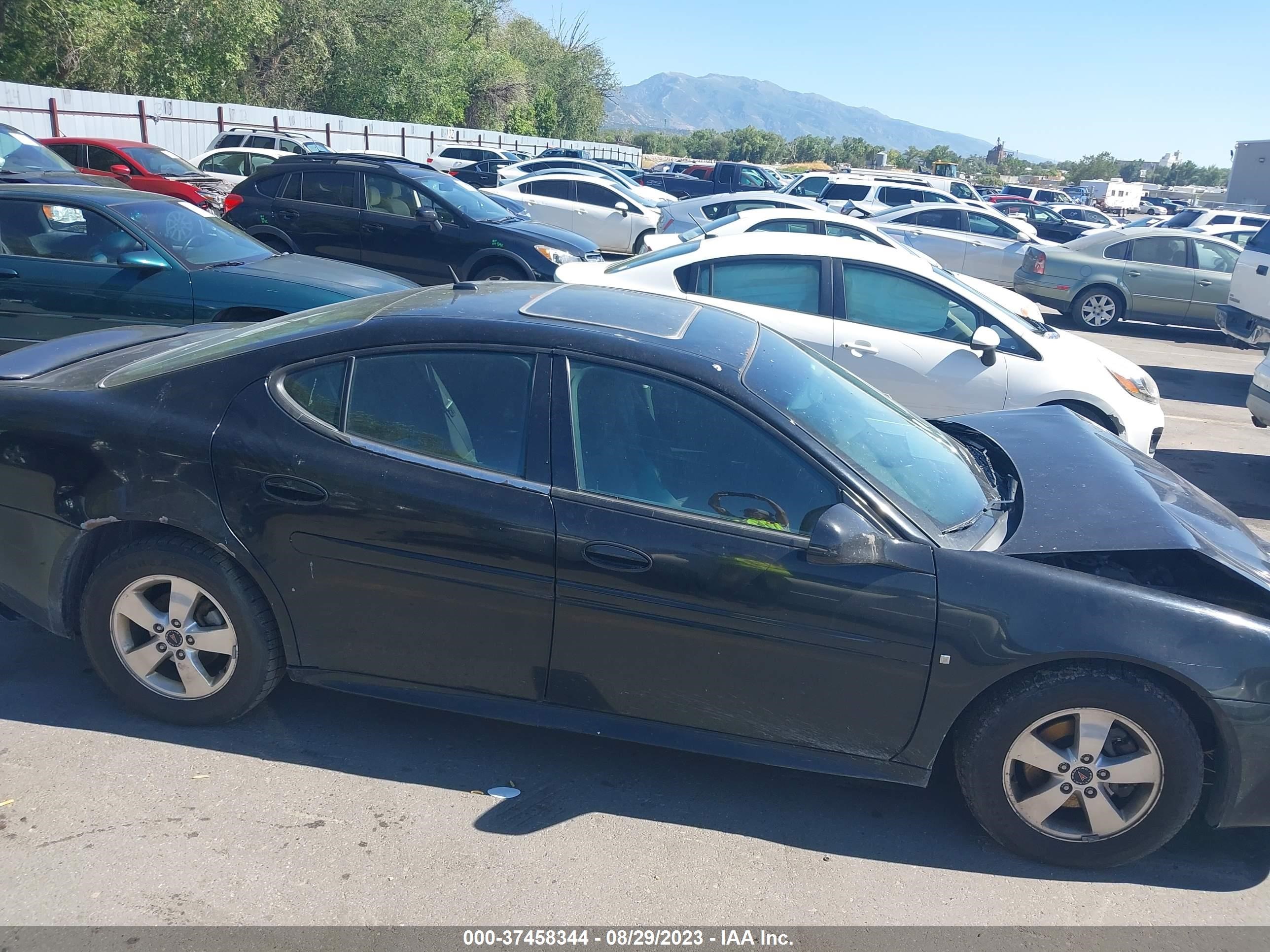 Photo 12 VIN: 2G2WP582661147594 - PONTIAC GRAND PRIX 