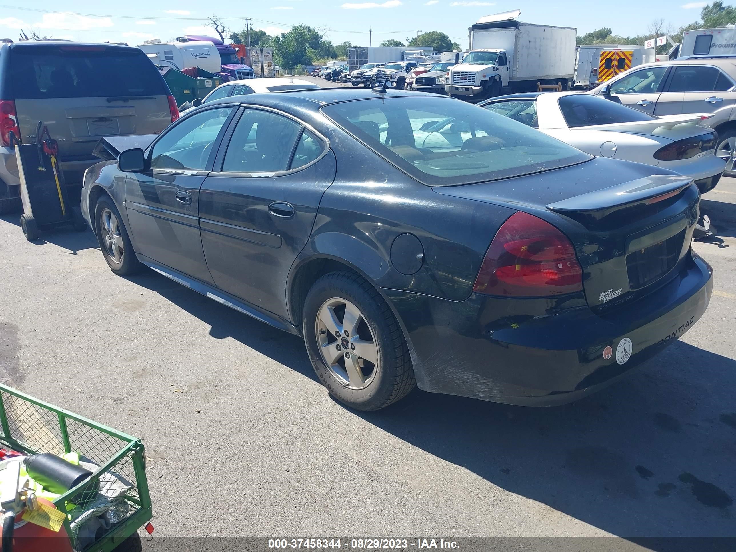 Photo 2 VIN: 2G2WP582661147594 - PONTIAC GRAND PRIX 