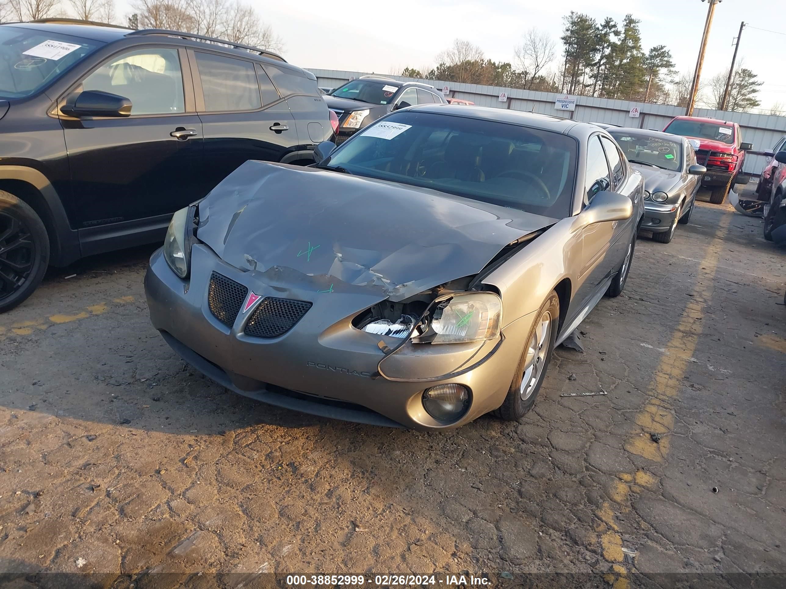 Photo 1 VIN: 2G2WP582X71184195 - PONTIAC GRAND PRIX 