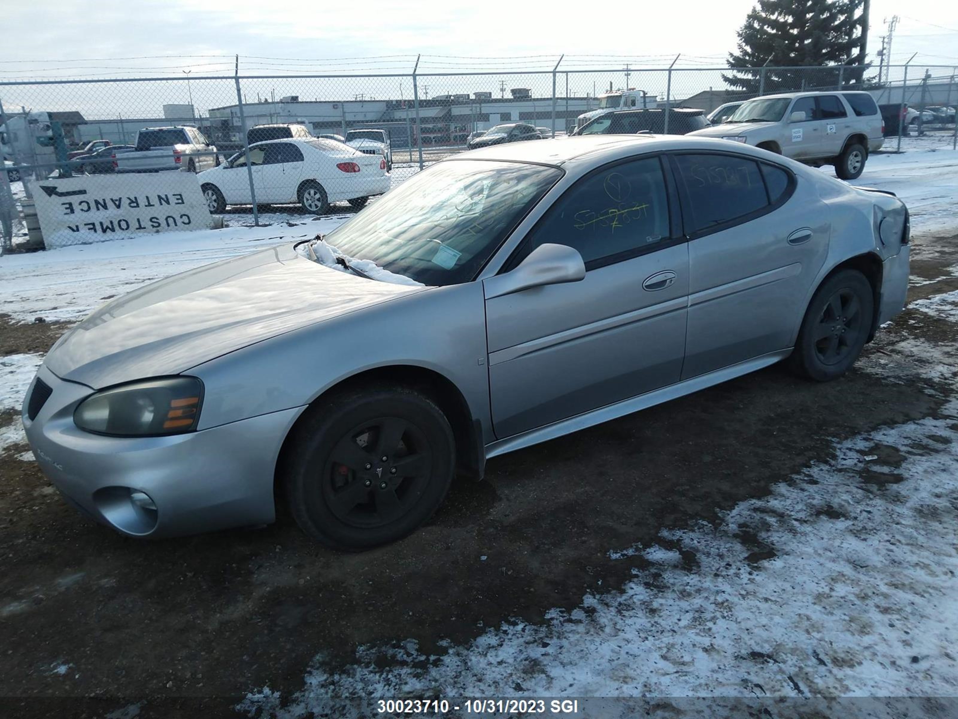 Photo 1 VIN: 2G2WP582X81136309 - PONTIAC GRAND PRIX 