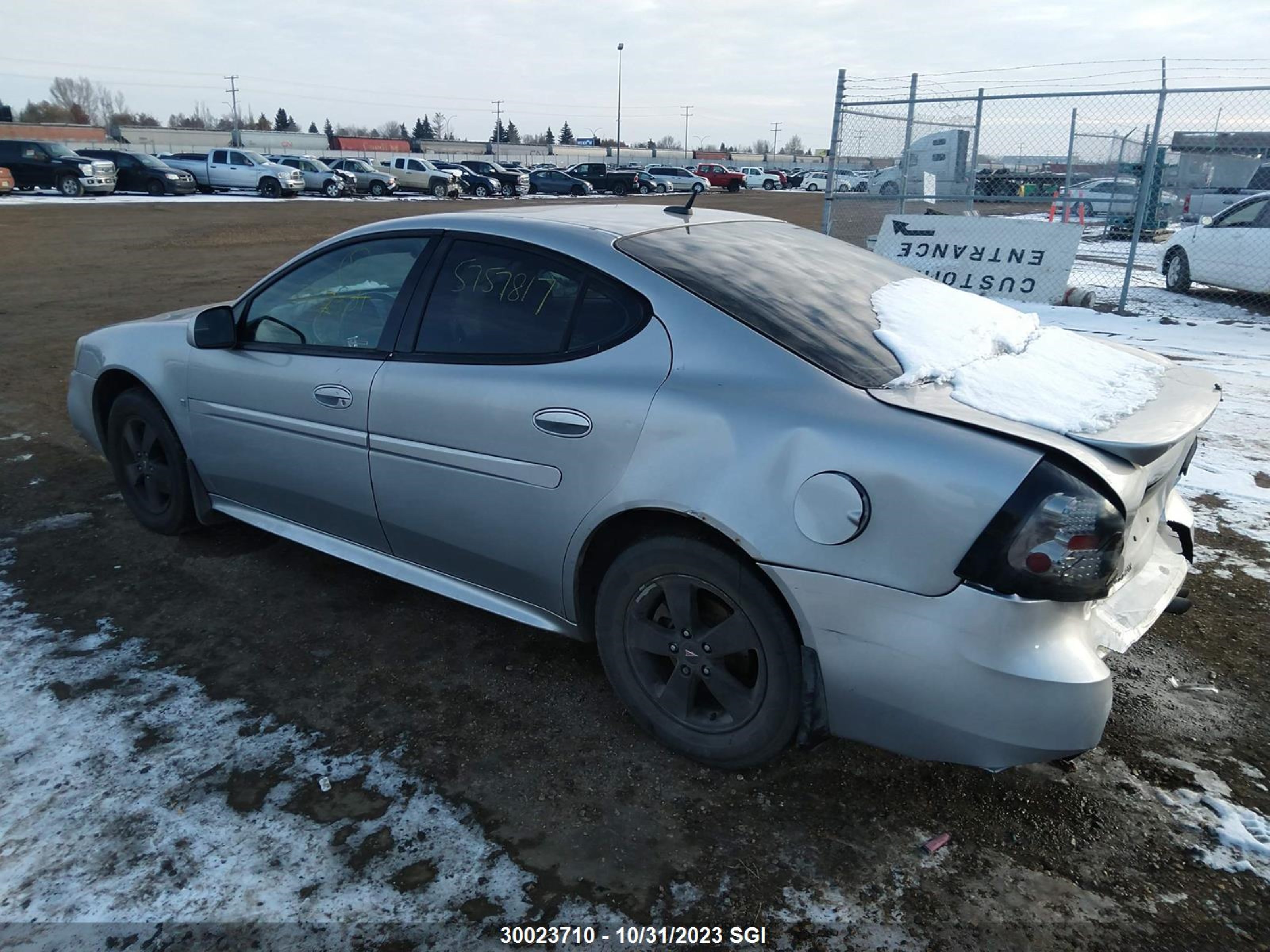 Photo 2 VIN: 2G2WP582X81136309 - PONTIAC GRAND PRIX 