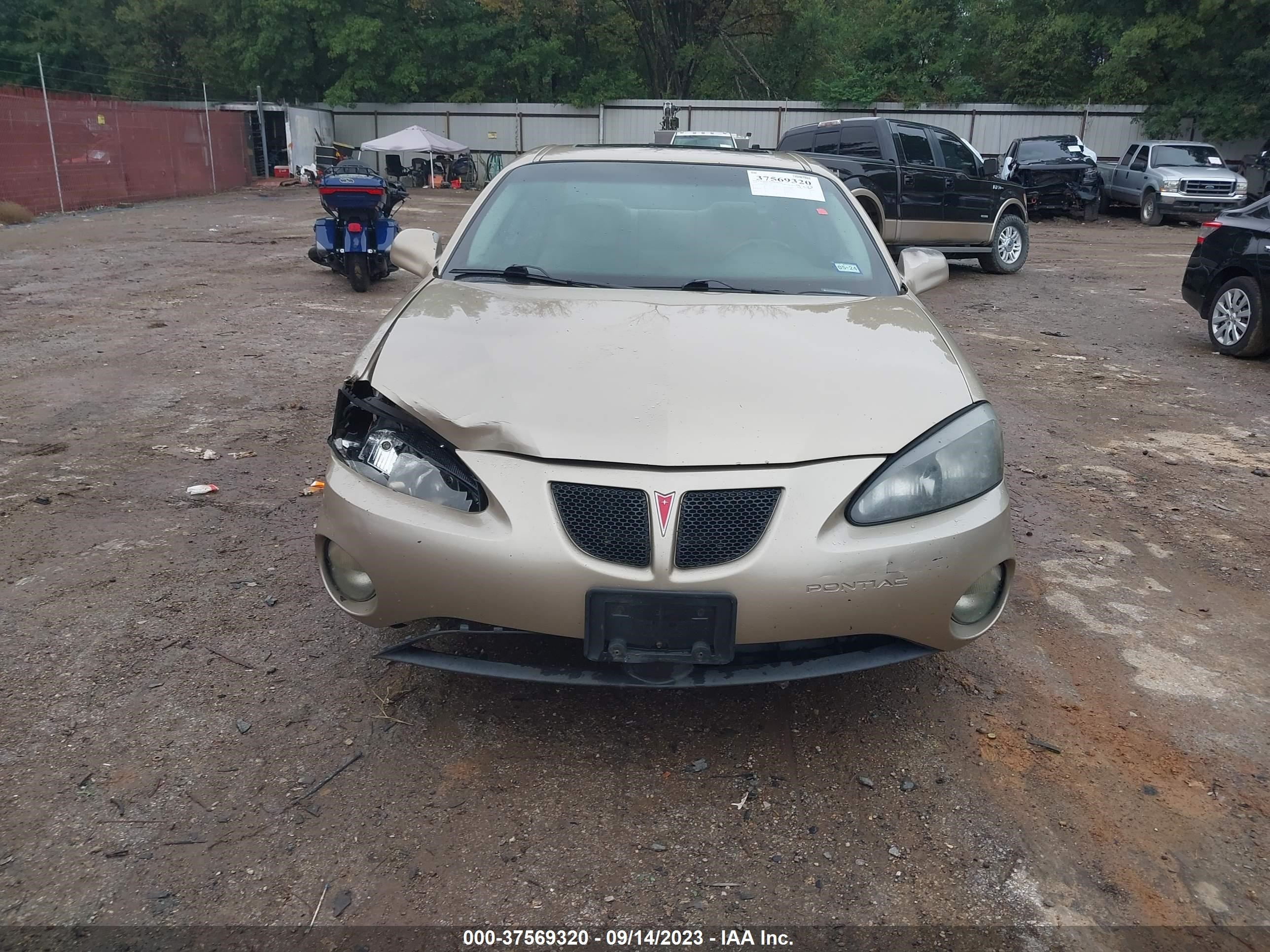 Photo 11 VIN: 2G2WR524041361319 - PONTIAC GRAND PRIX 