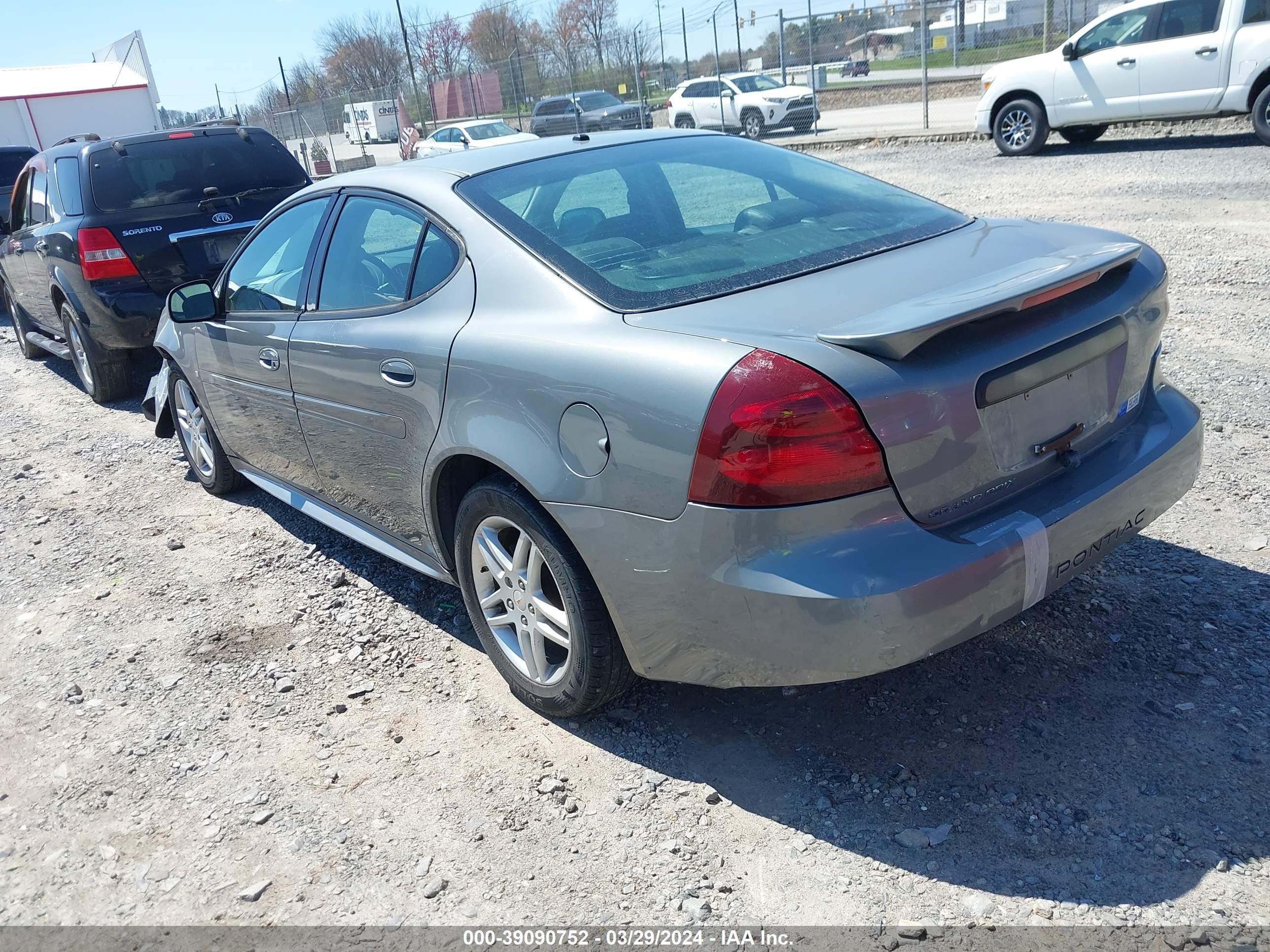 Photo 2 VIN: 2G2WR554471181048 - PONTIAC GRAND PRIX 