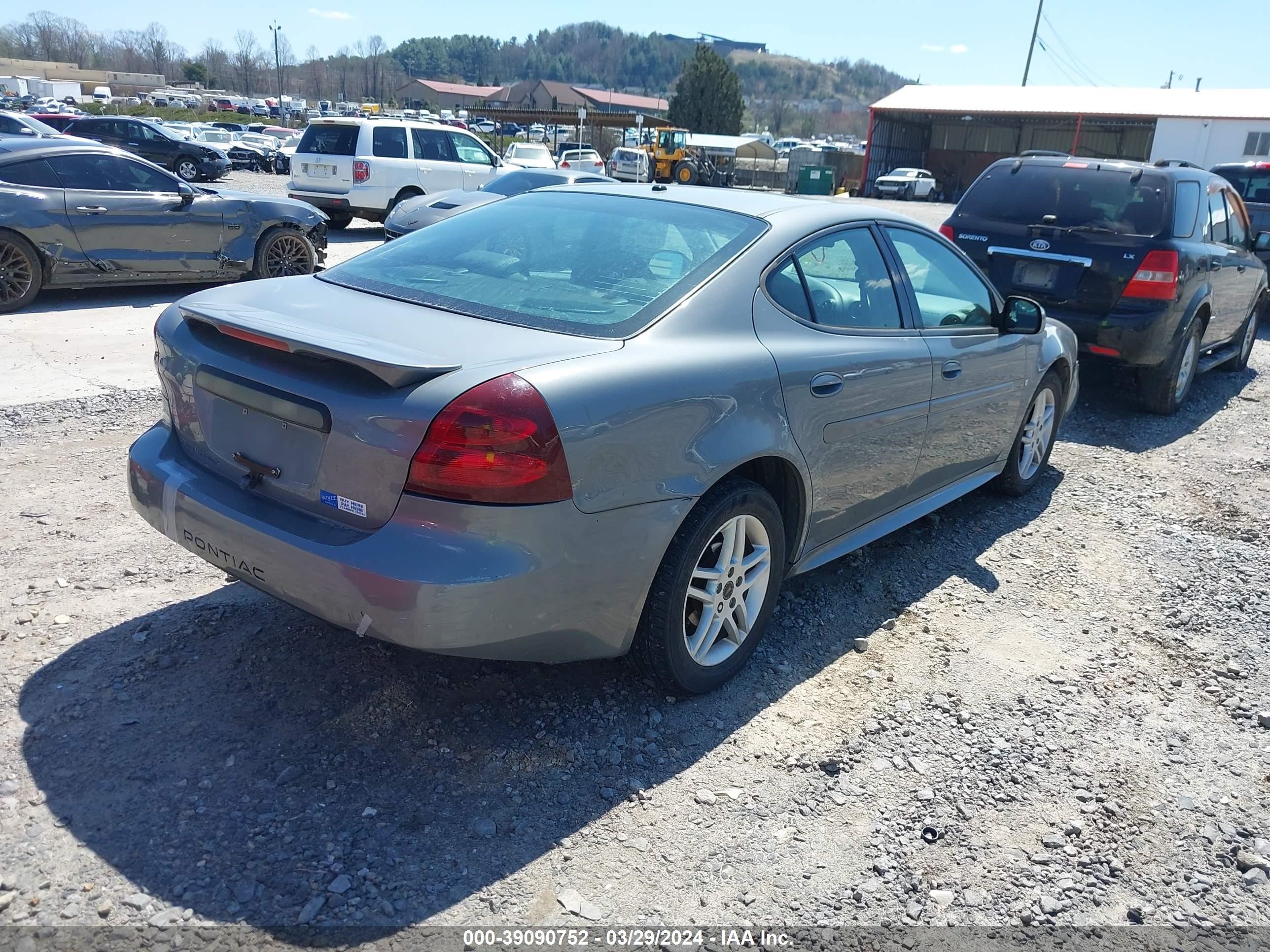 Photo 3 VIN: 2G2WR554471181048 - PONTIAC GRAND PRIX 