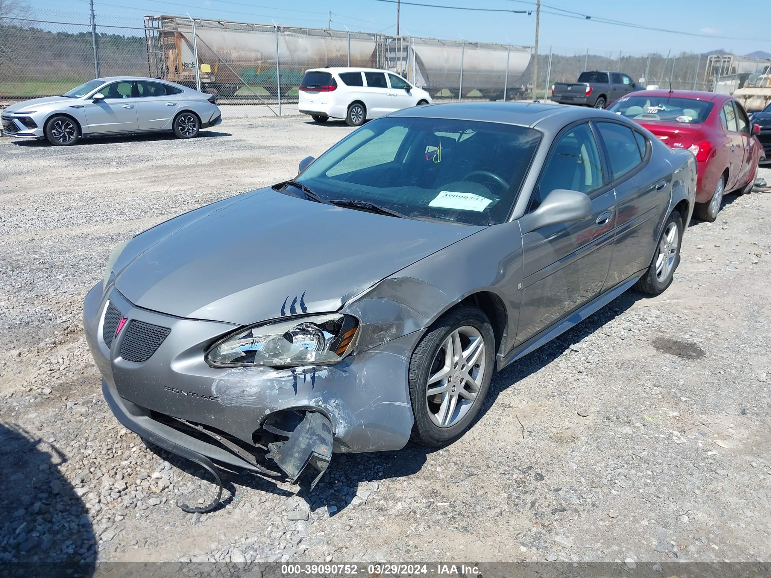 Photo 5 VIN: 2G2WR554471181048 - PONTIAC GRAND PRIX 