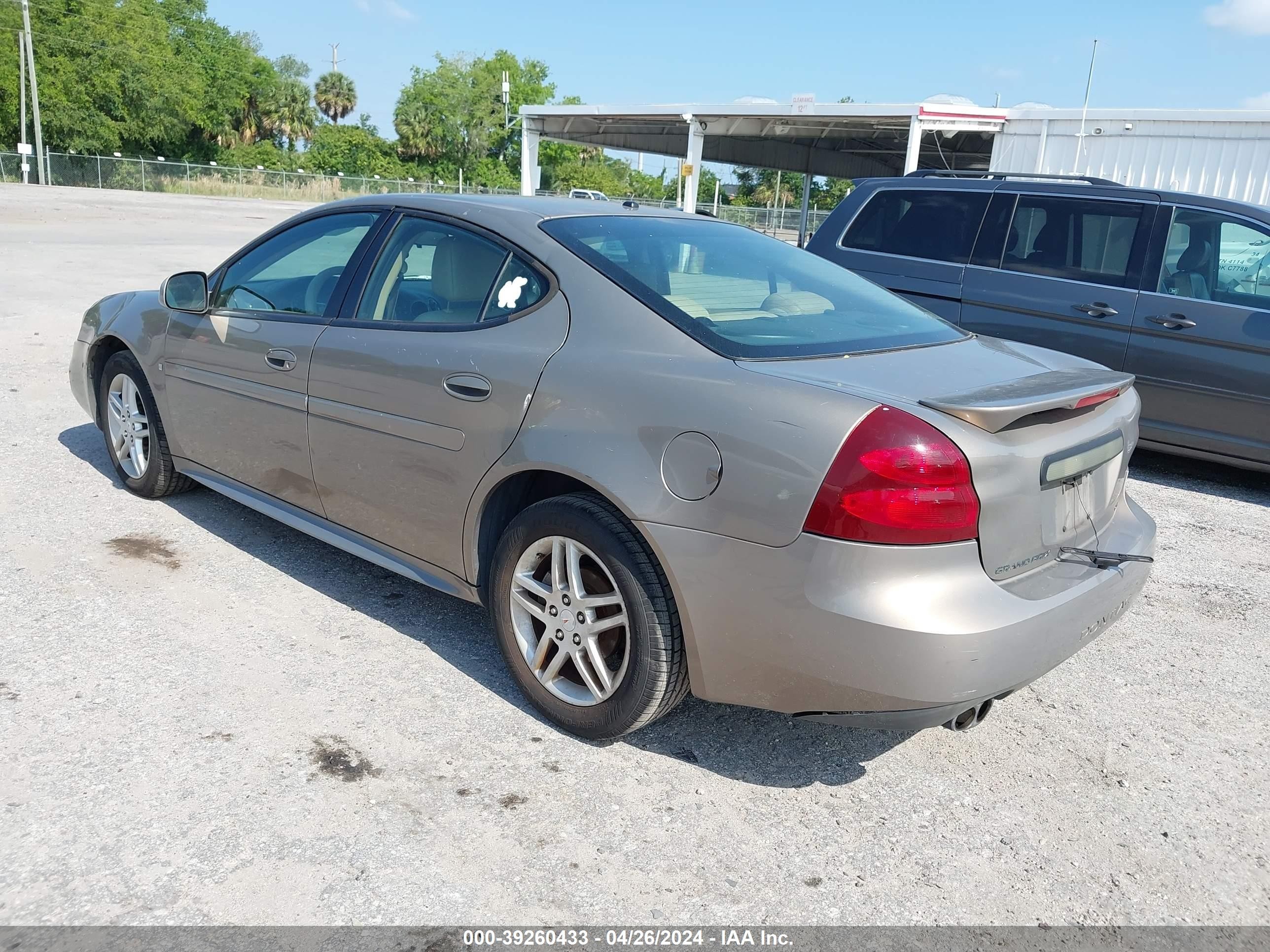 Photo 2 VIN: 2G2WR554X71155635 - PONTIAC GRAND PRIX 