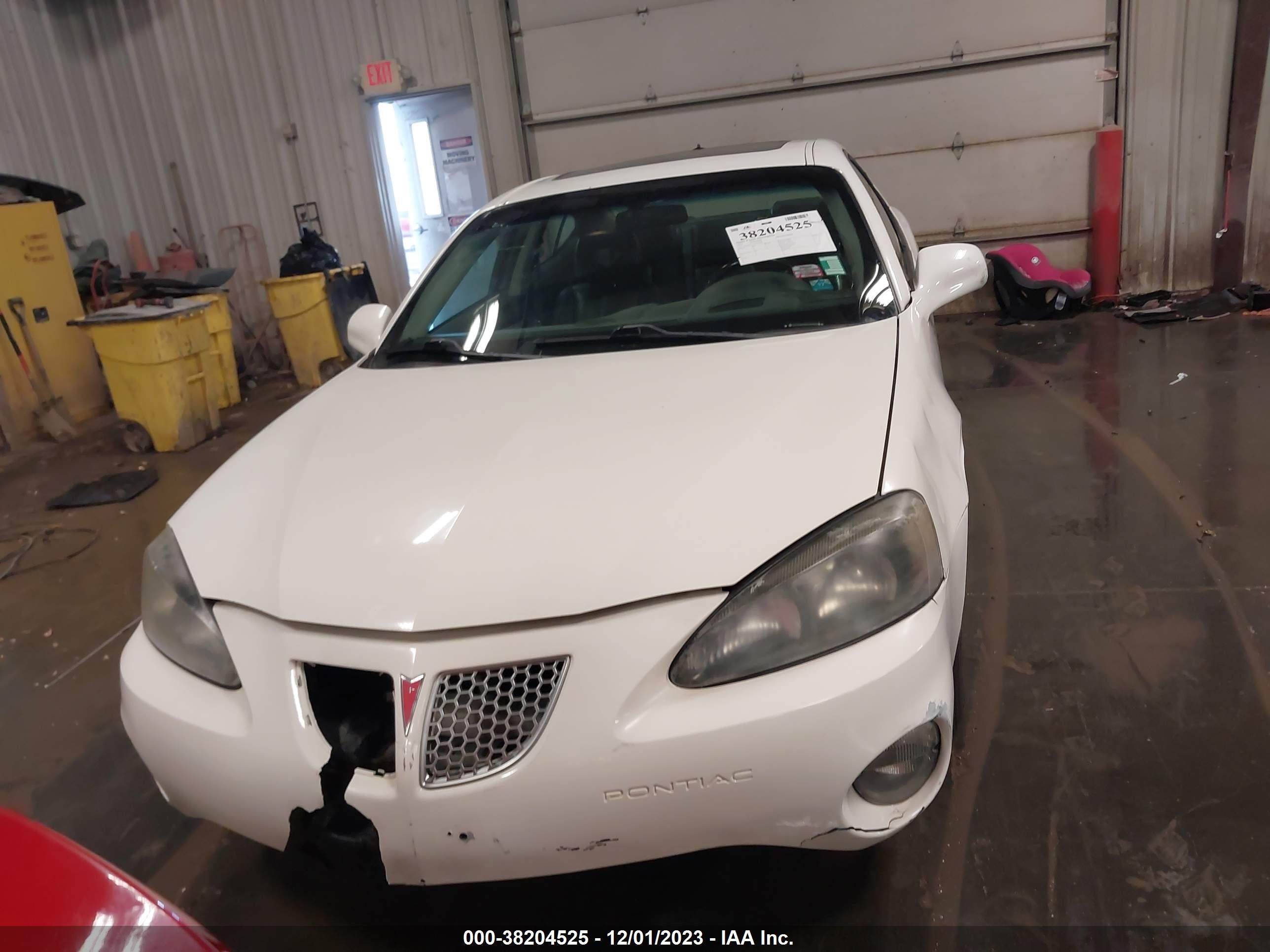 Photo 11 VIN: 2G2WS522141362398 - PONTIAC GRAND PRIX 