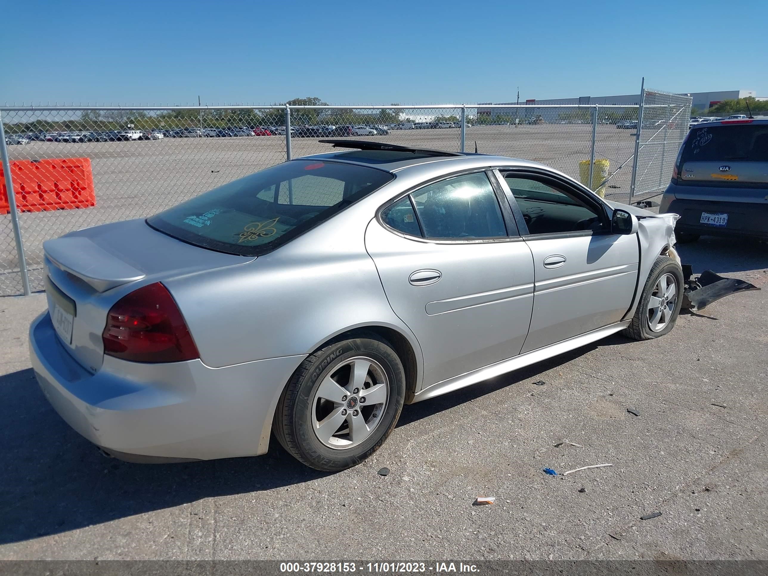 Photo 3 VIN: 2G2WS522251184986 - PONTIAC GRAND PRIX 