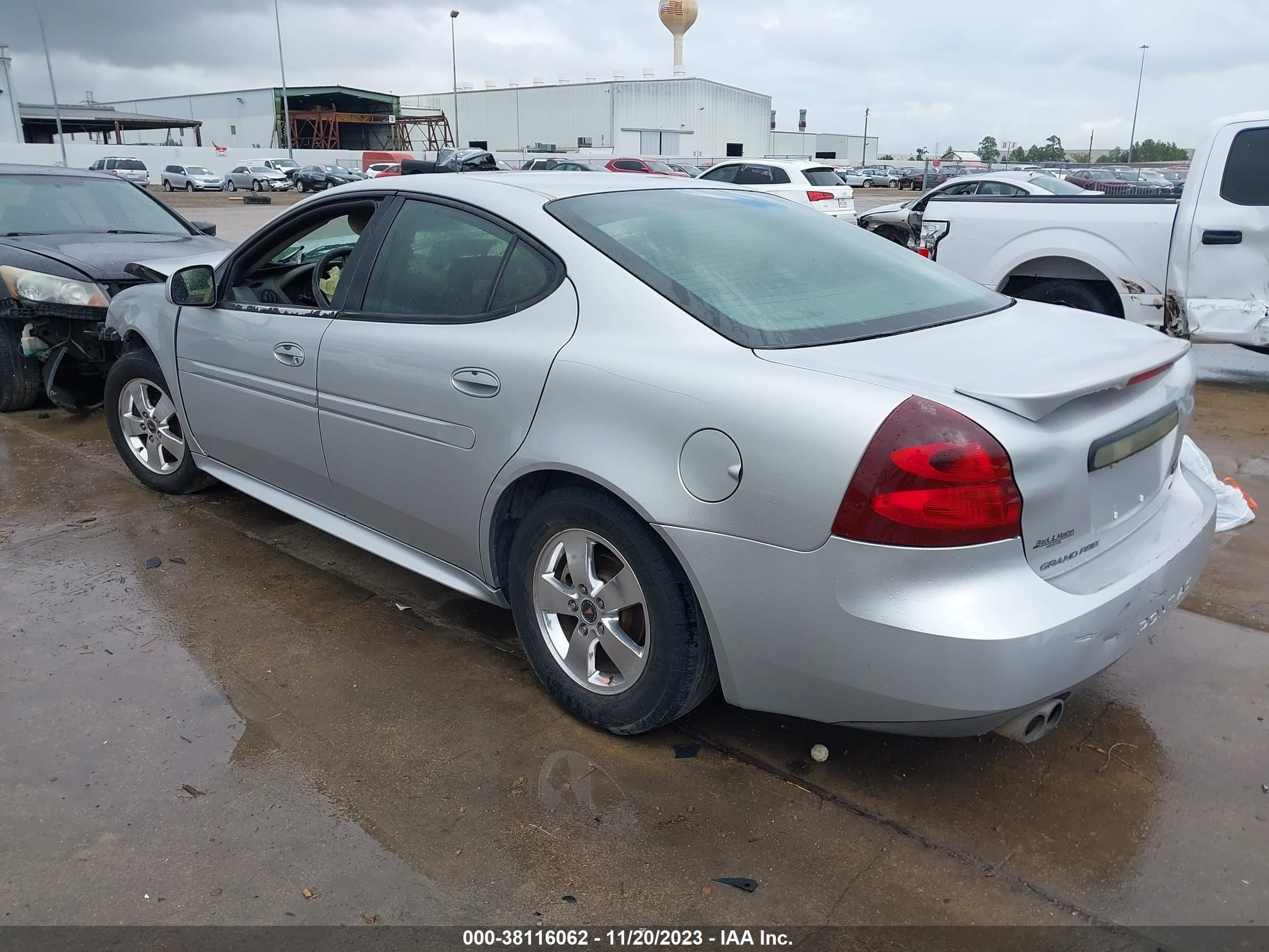 Photo 2 VIN: 2G2WS522551204602 - PONTIAC GRAND PRIX 