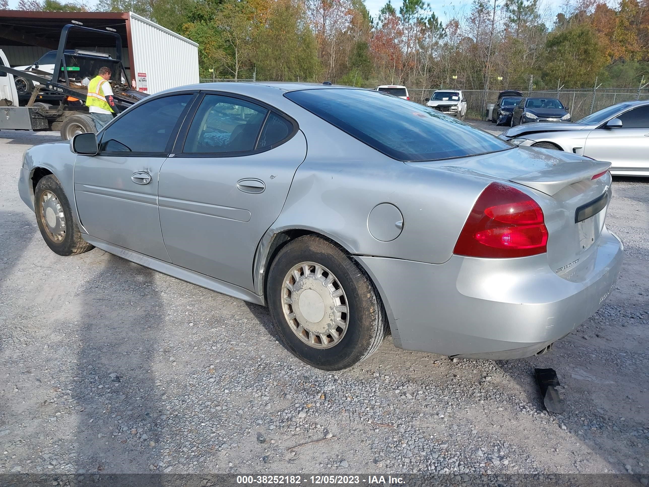 Photo 2 VIN: 2G2WS522X51340675 - PONTIAC GRAND PRIX 